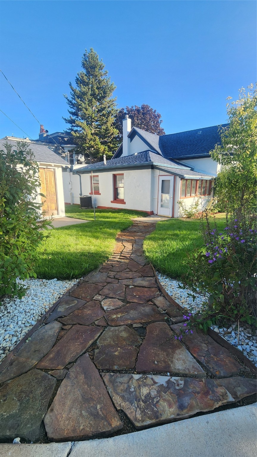 221 5th Avenue Property Photo 2