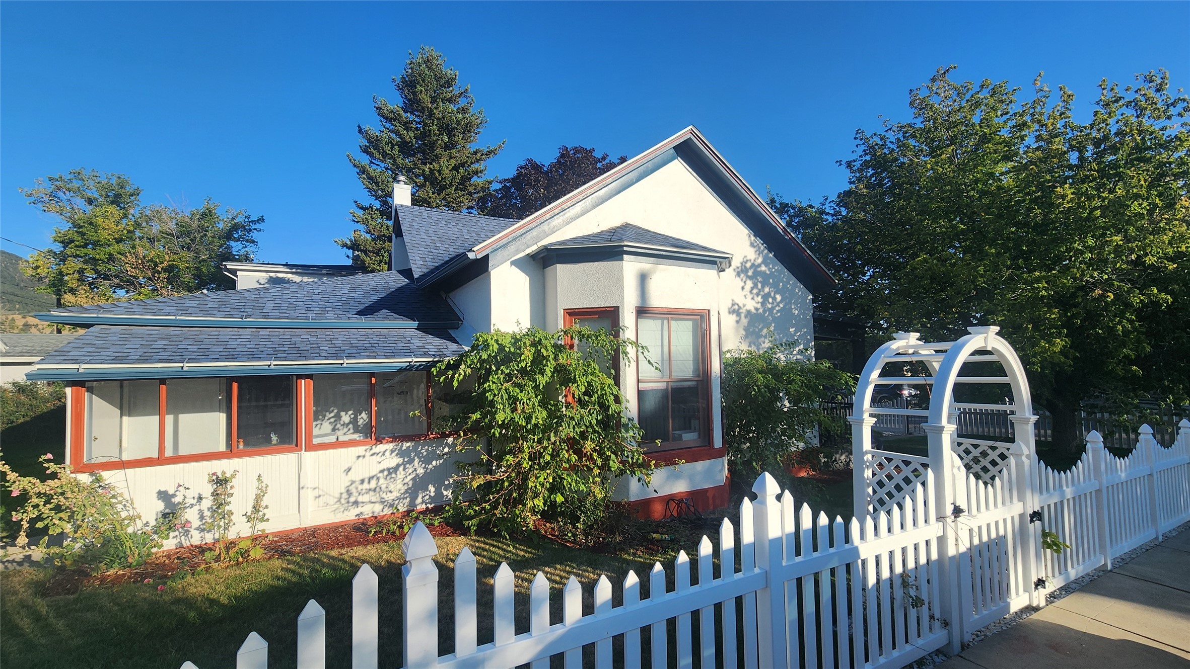 221 5th Avenue Property Photo 3