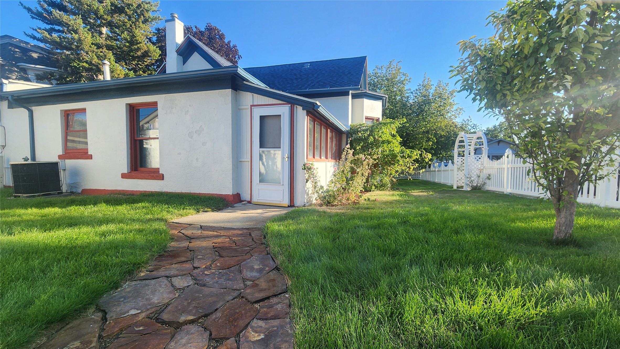 221 5th Avenue Property Photo 31
