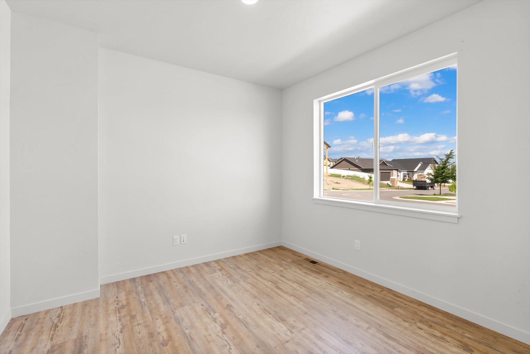 228 Cottage Drive Property Photo 3