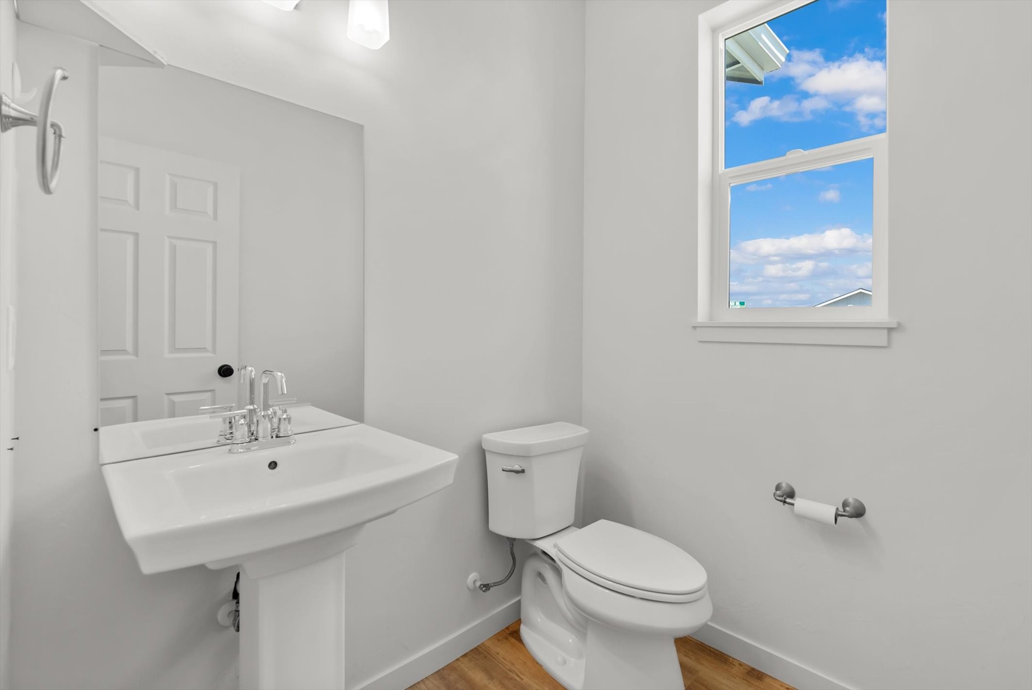 228 Cottage Drive Property Photo 5