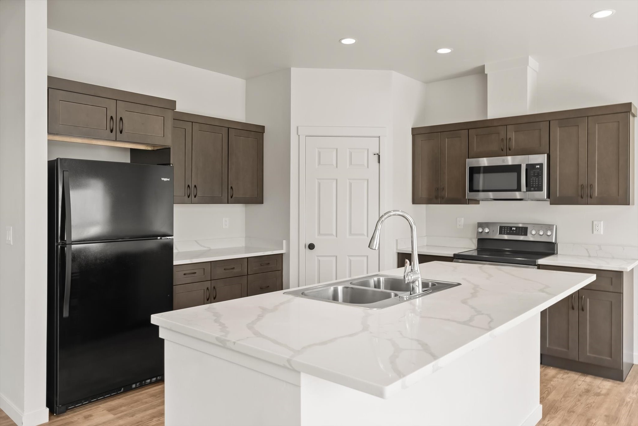 228 Cottage Drive Property Photo 8