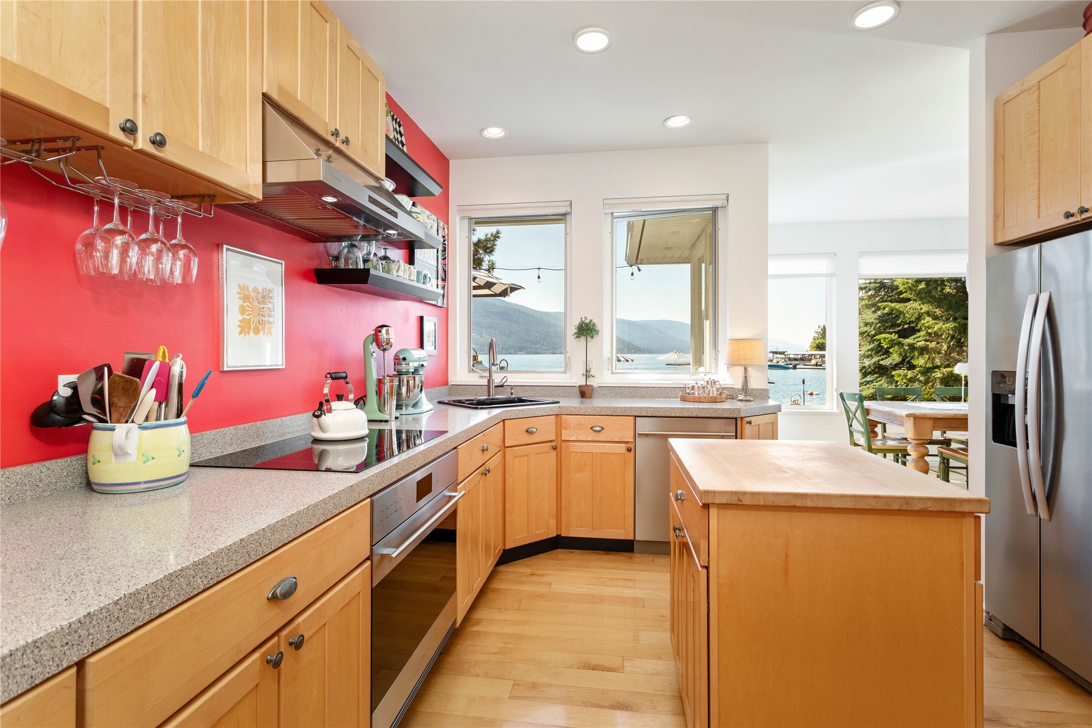 33191 Lakeshore Drive Property Photo 6
