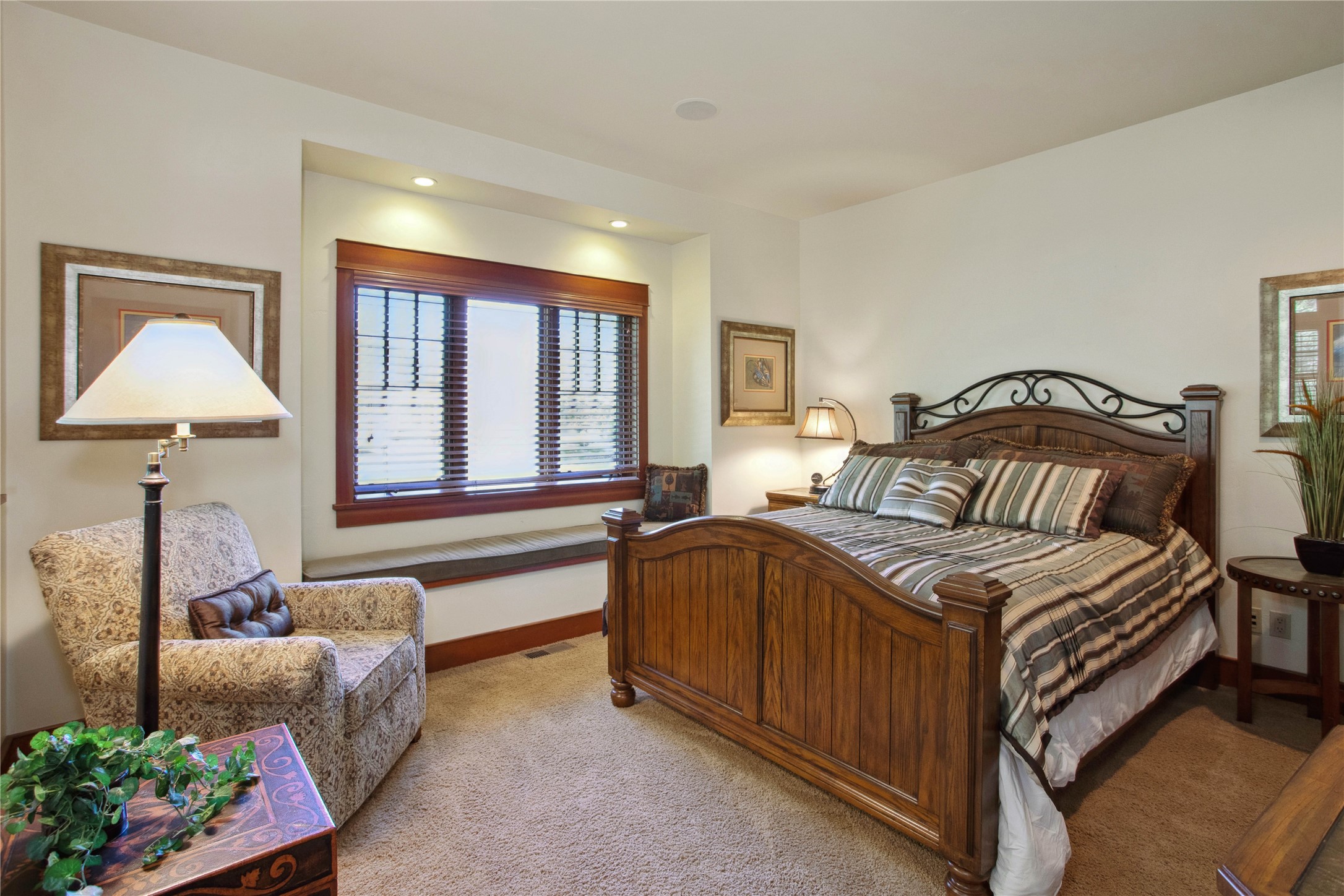 320 Eagle Bend Drive Property Photo 13