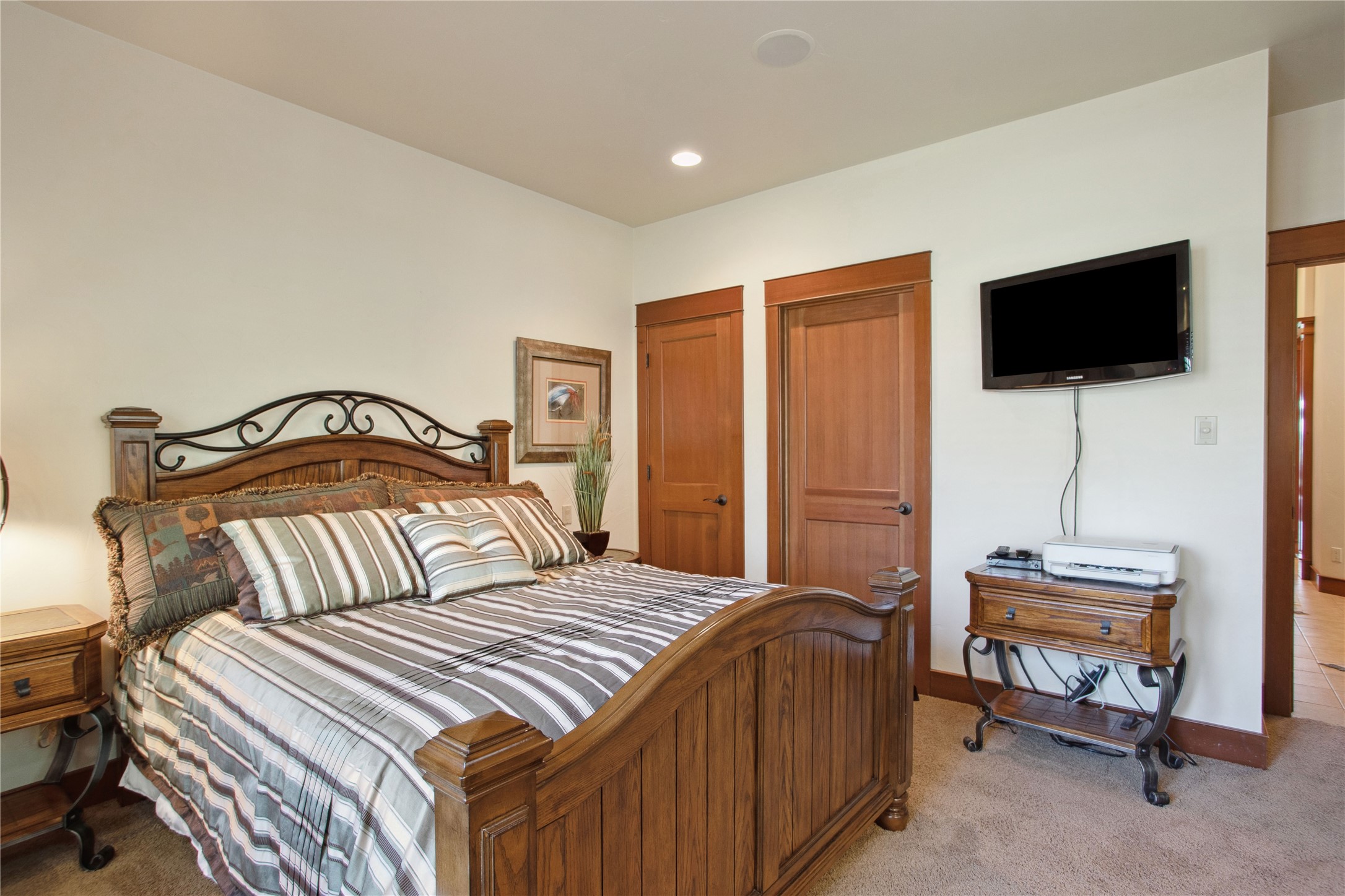 320 Eagle Bend Drive Property Photo 14