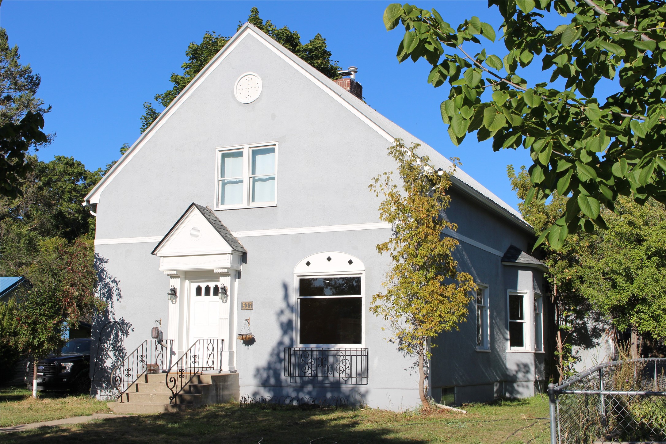 527 2nd Avenue W Property Photo 2