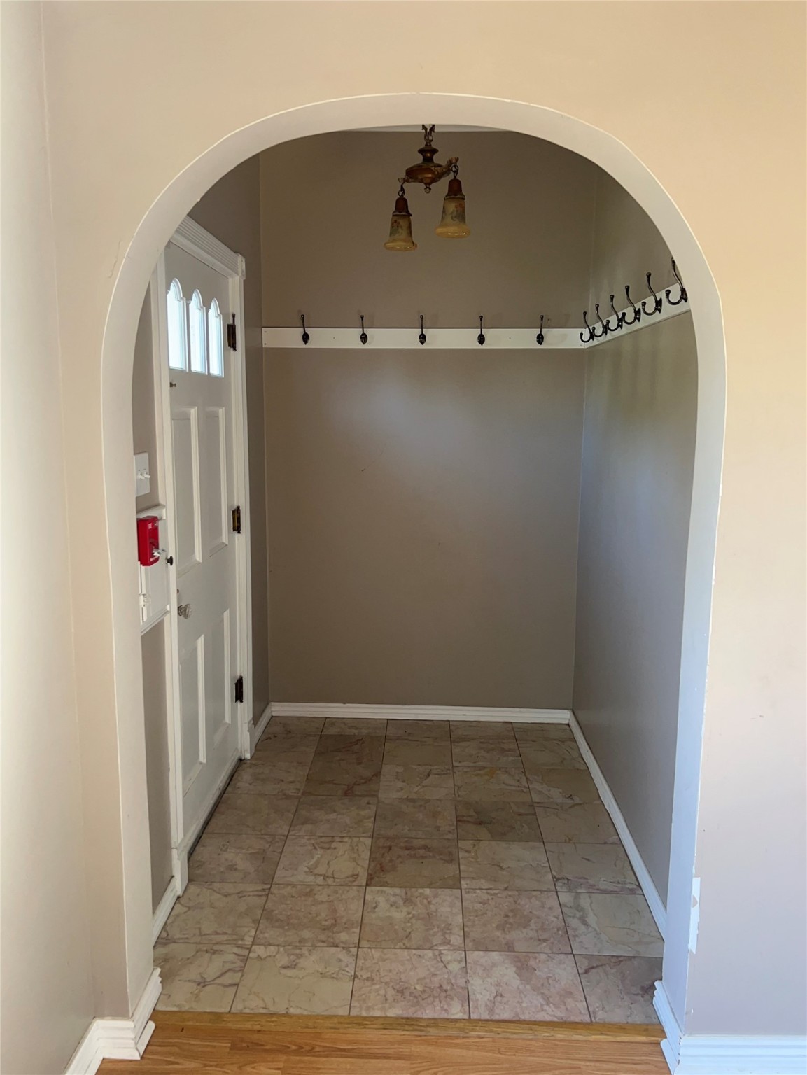 527 2nd Avenue W Property Photo 10
