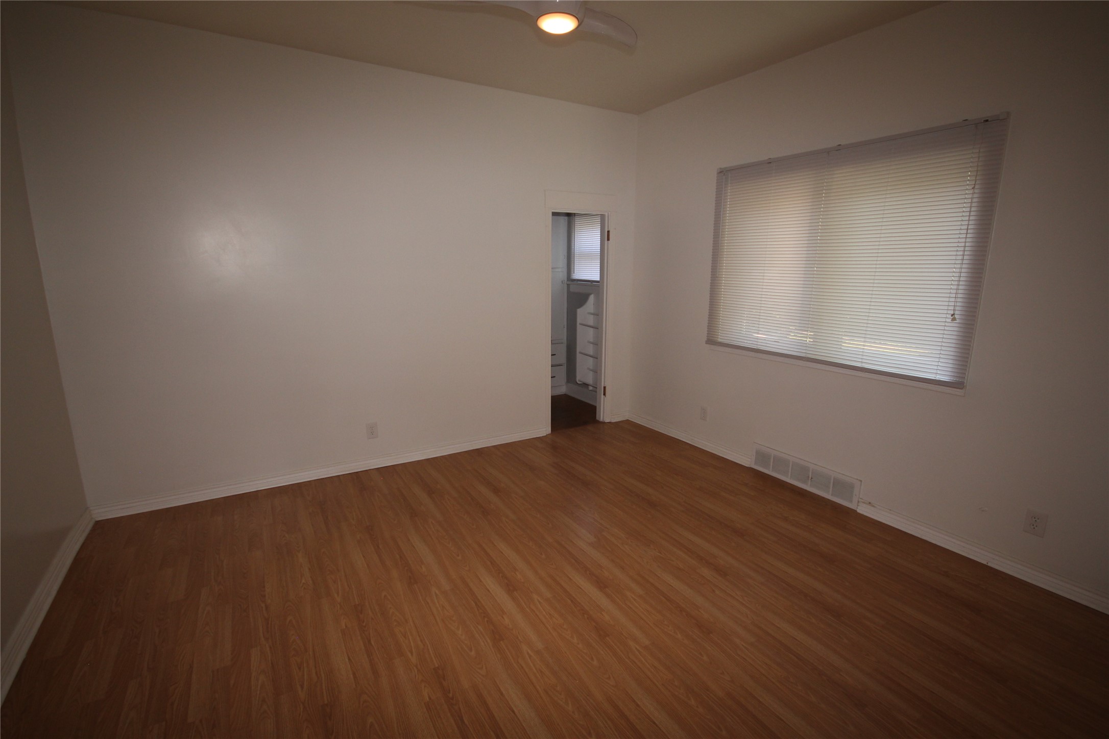 527 2nd Avenue W Property Photo 12