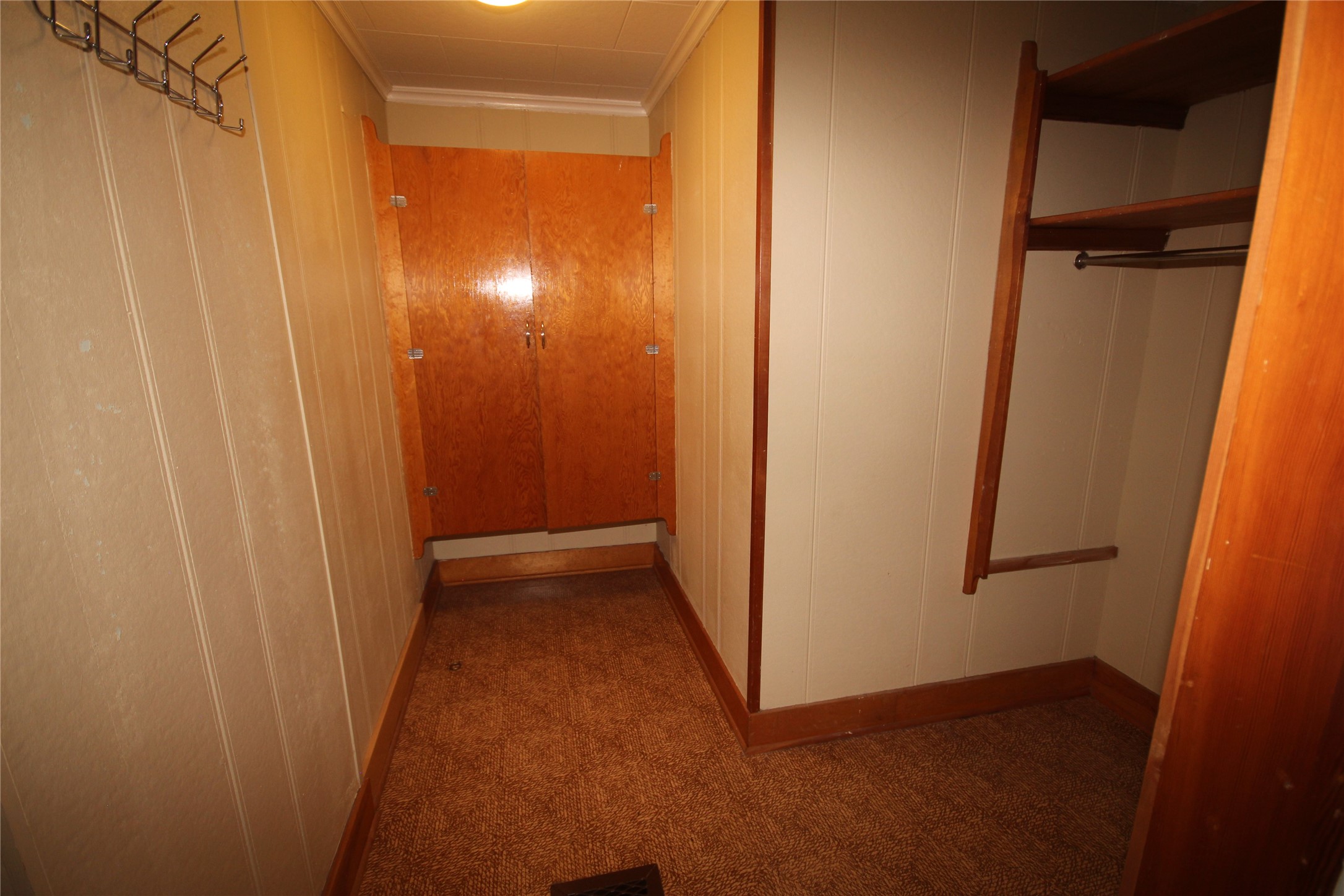 527 2nd Avenue W Property Photo 16