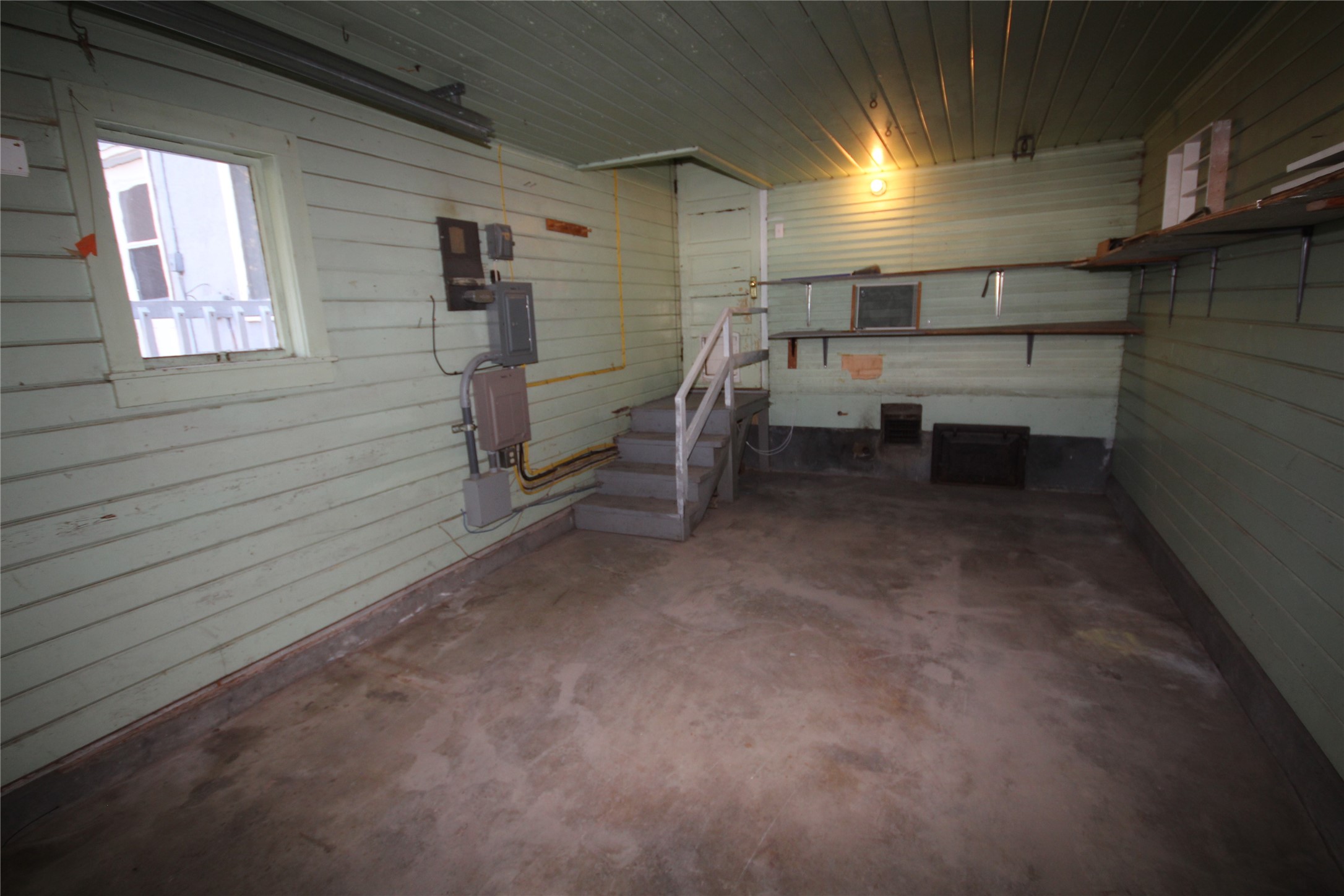 527 2nd Avenue W Property Photo 21