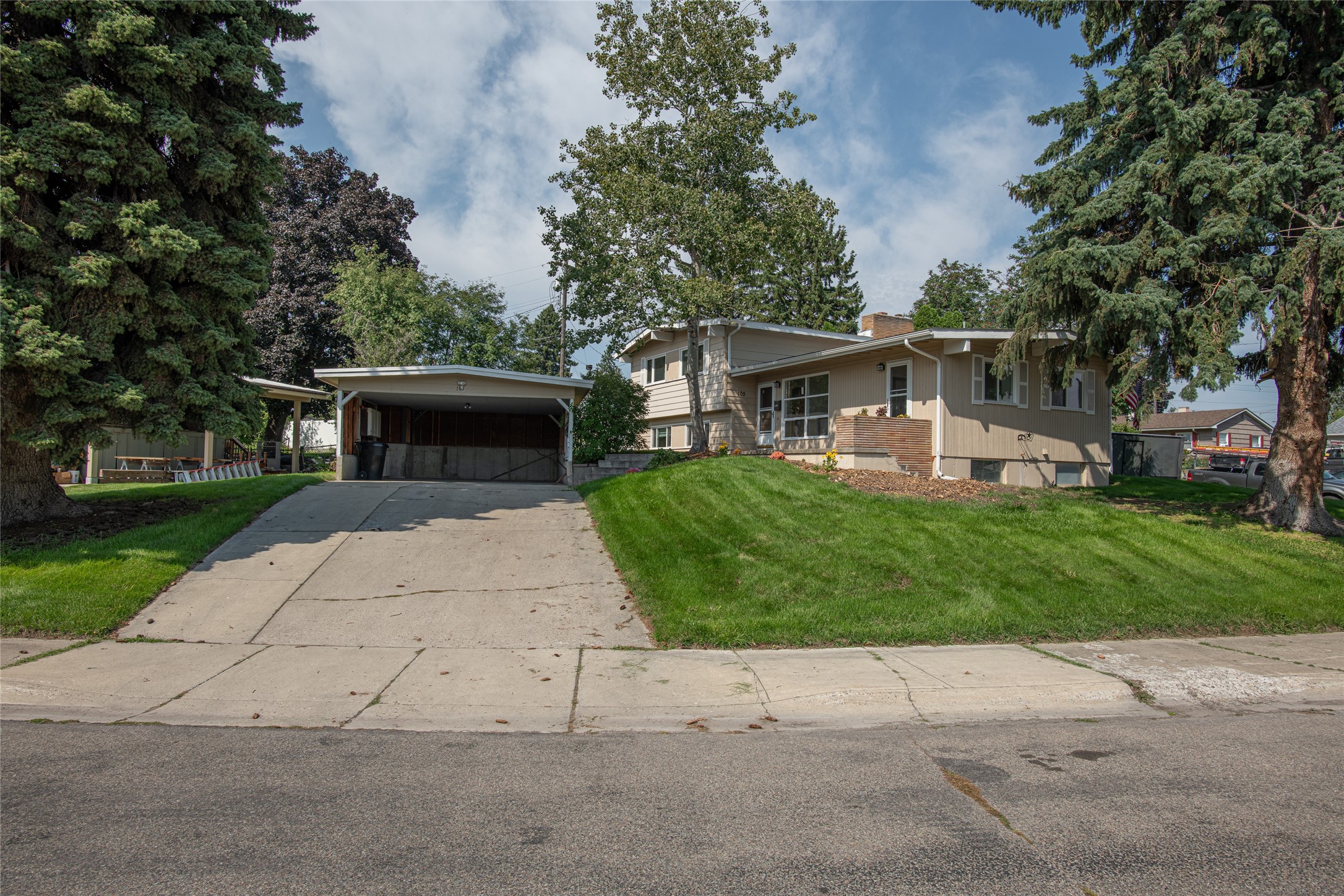 105 Sherwood Lane Property Photo