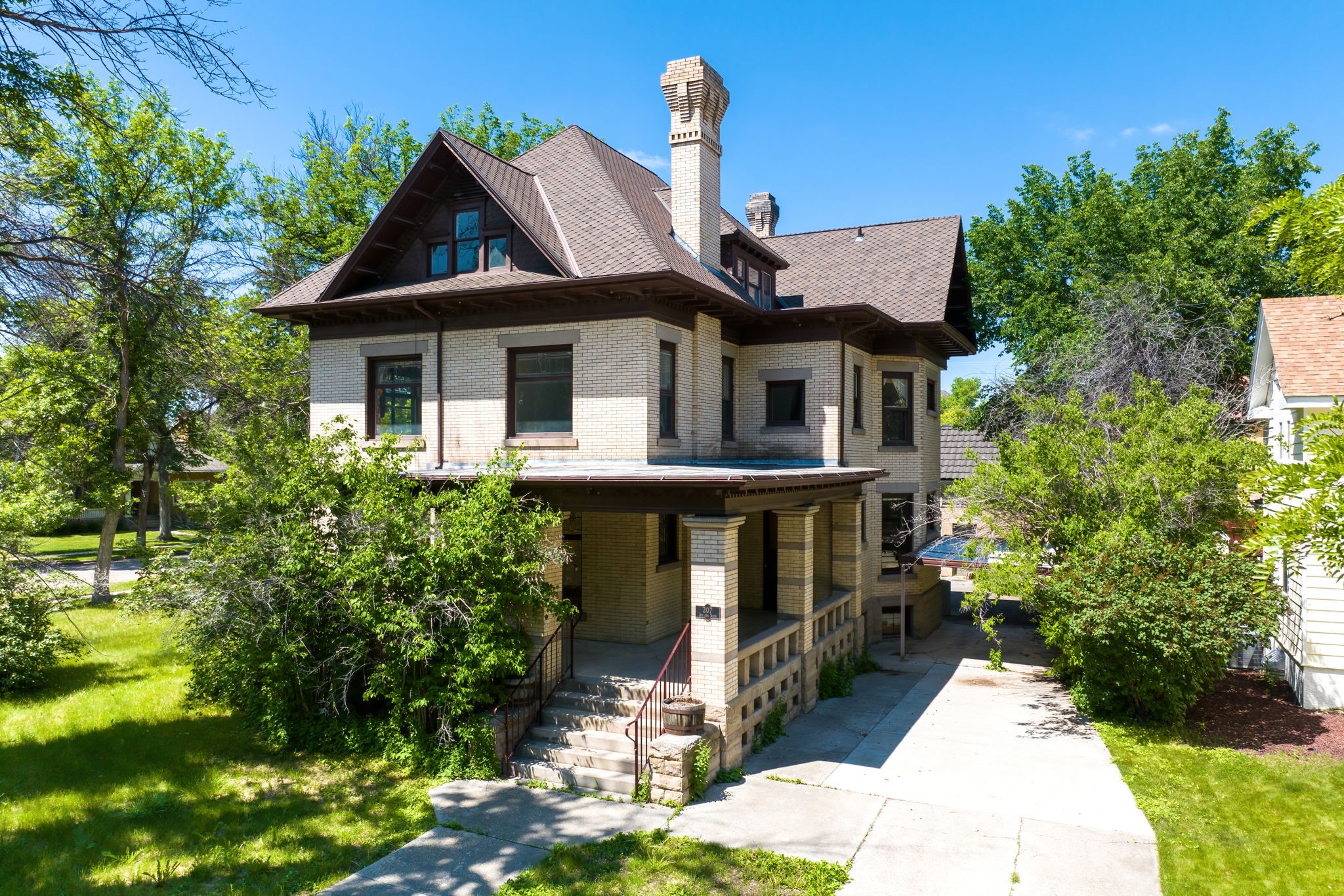 207 3rd Avenue N Property Photo