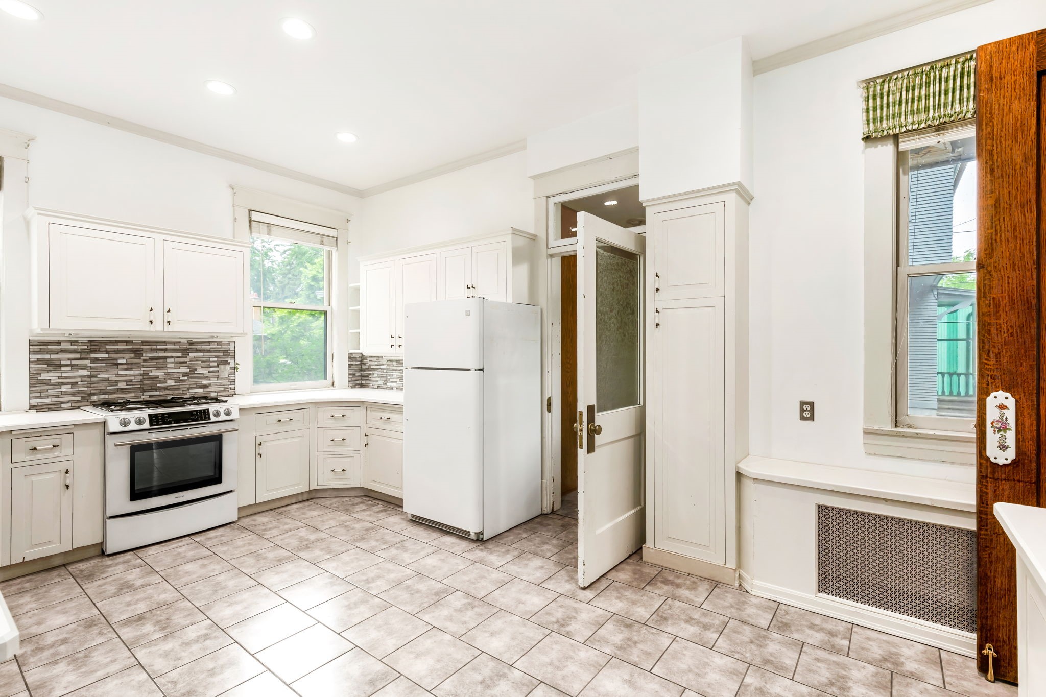 207 3rd Avenue N Property Photo 12