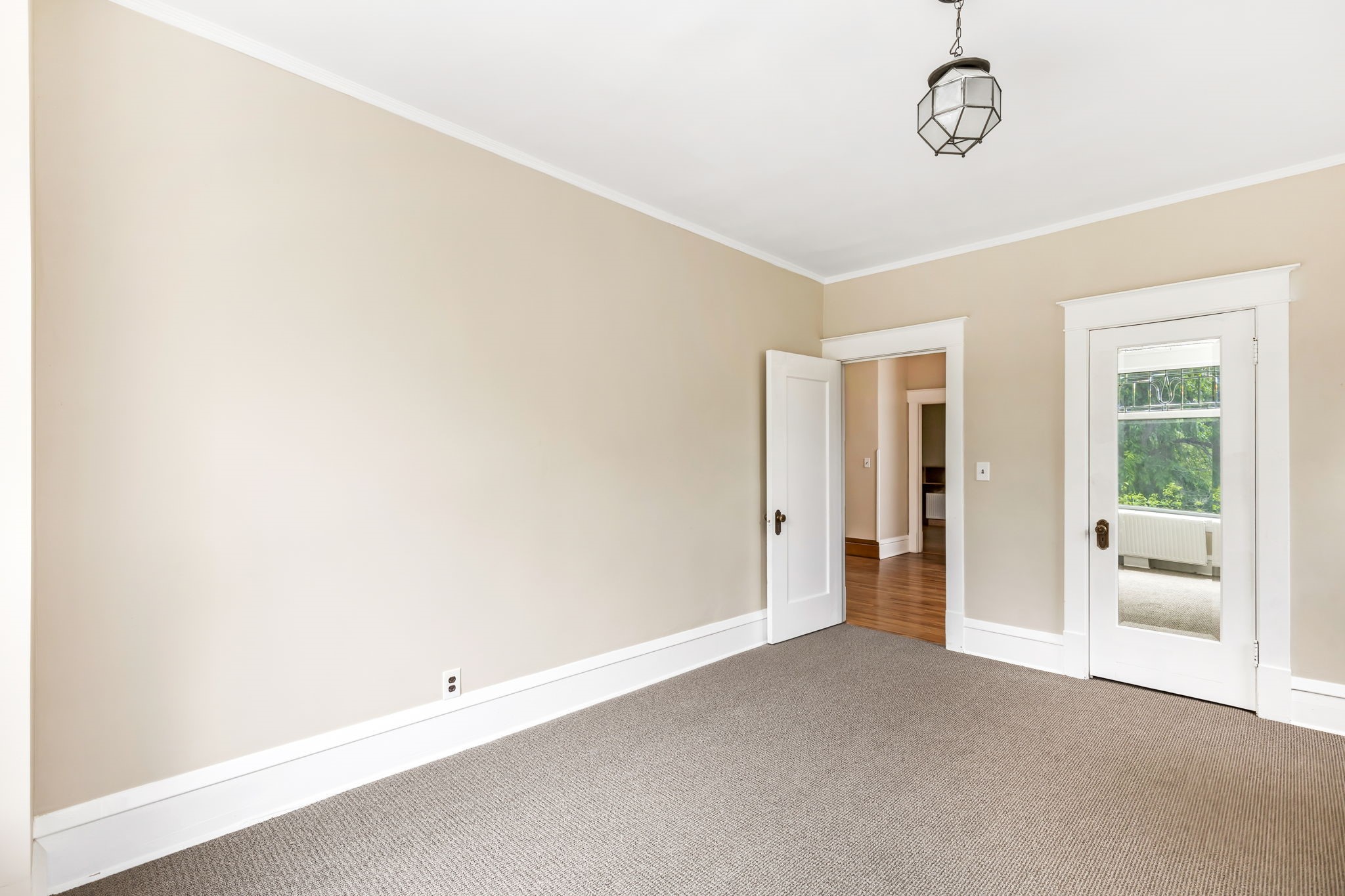207 3rd Avenue N Property Photo 23
