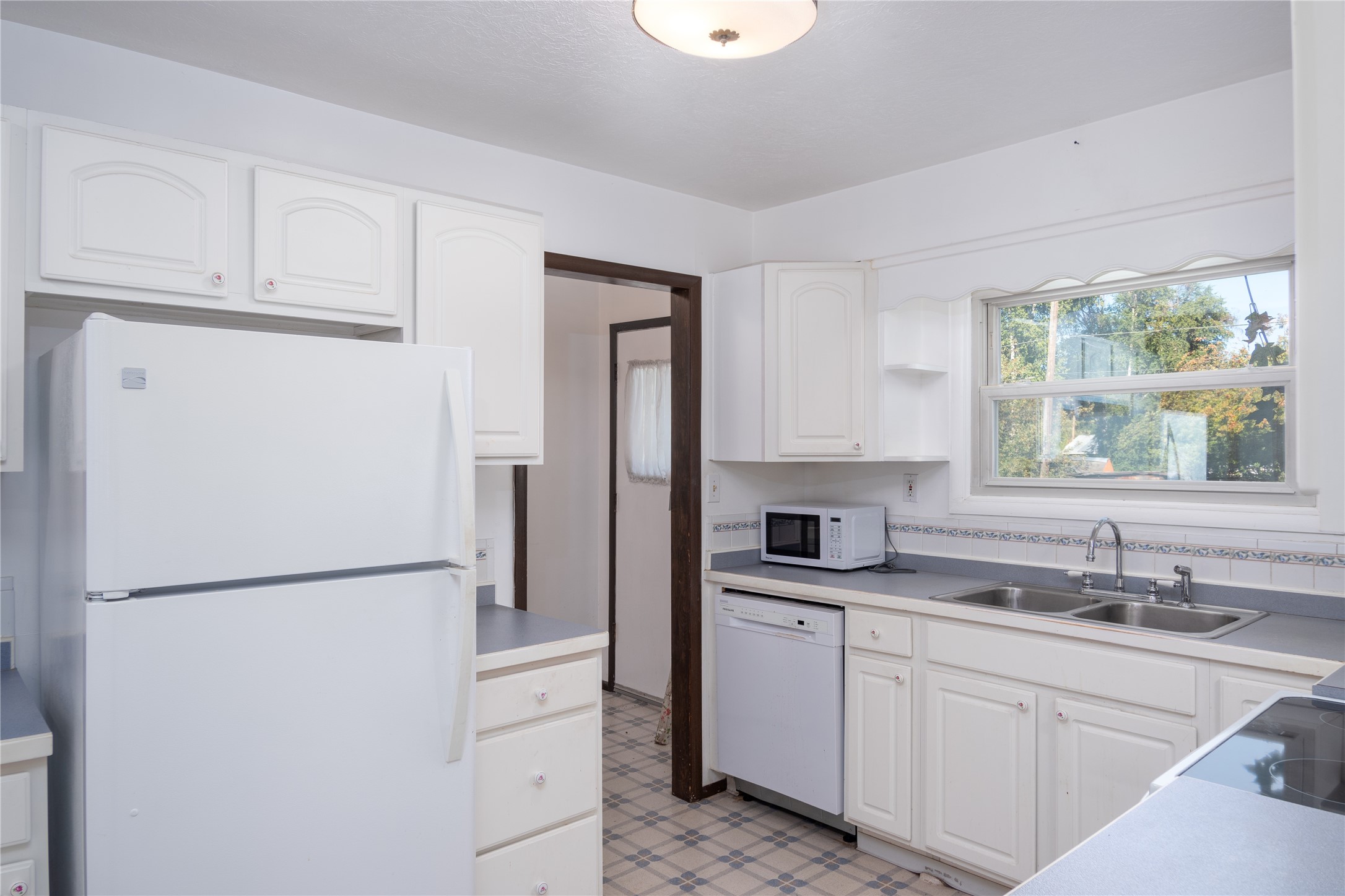 35 Avenue C Property Photo 31