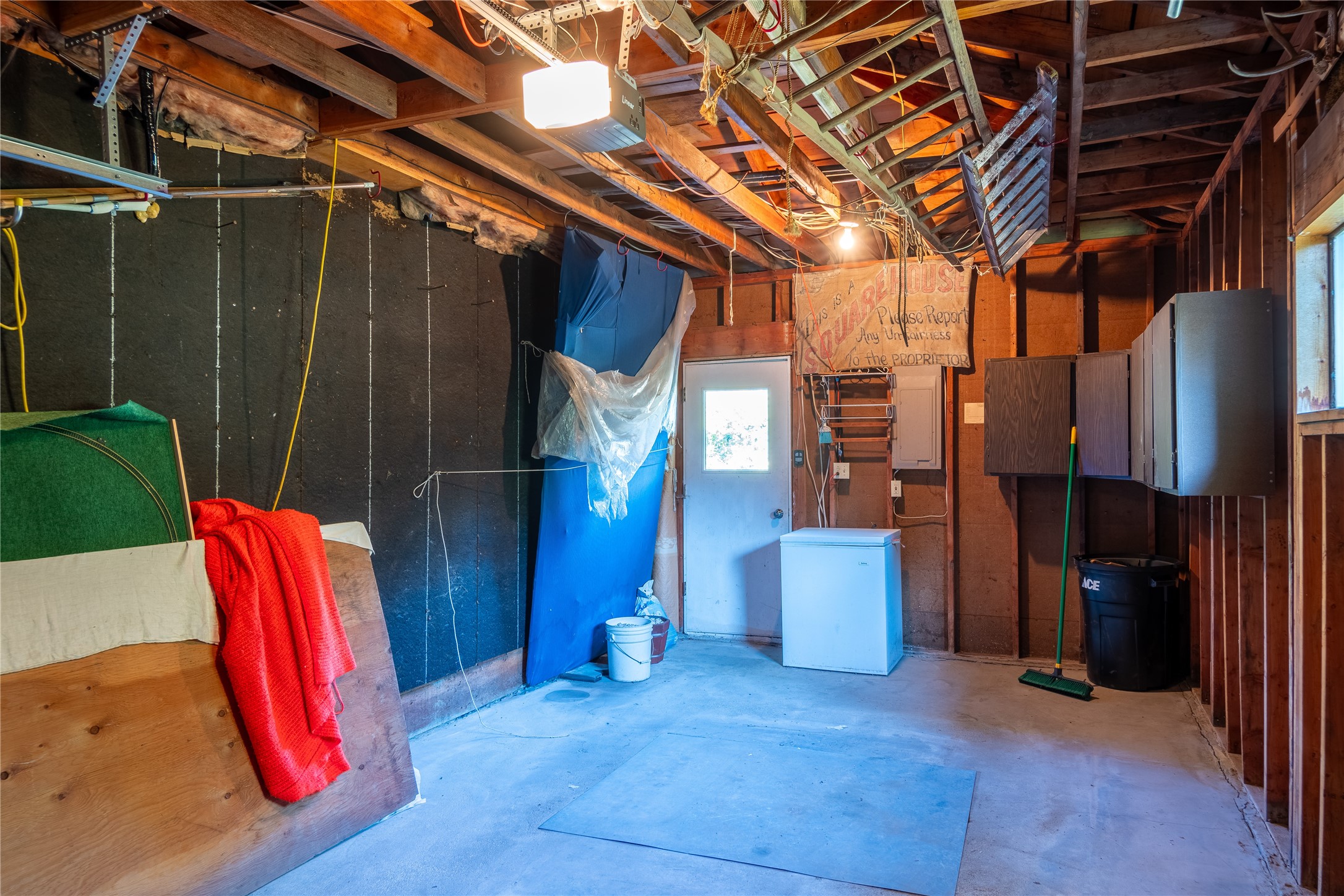 35 Avenue C Property Photo 43