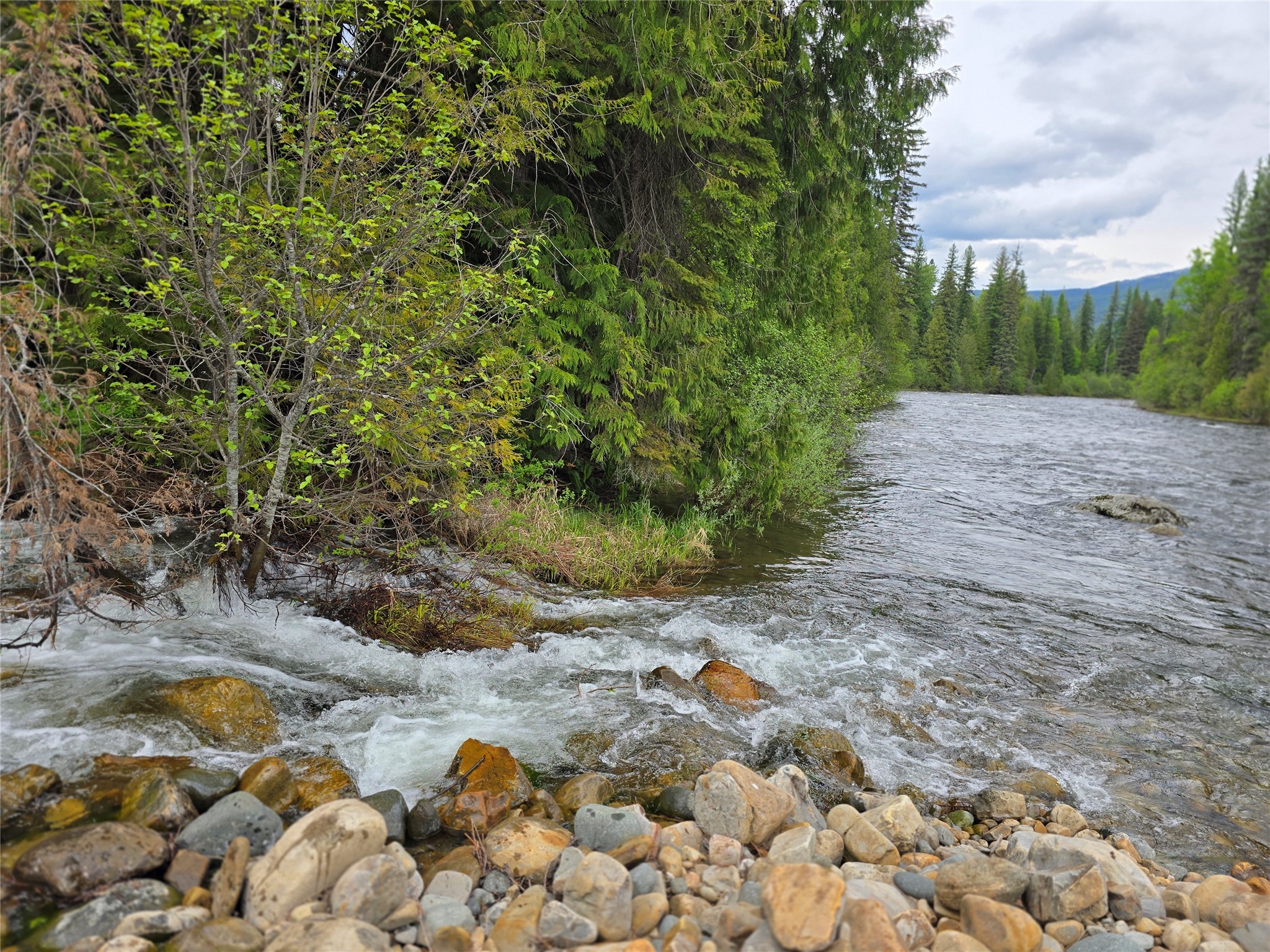 10689 Yaak River Road Property Photo 1