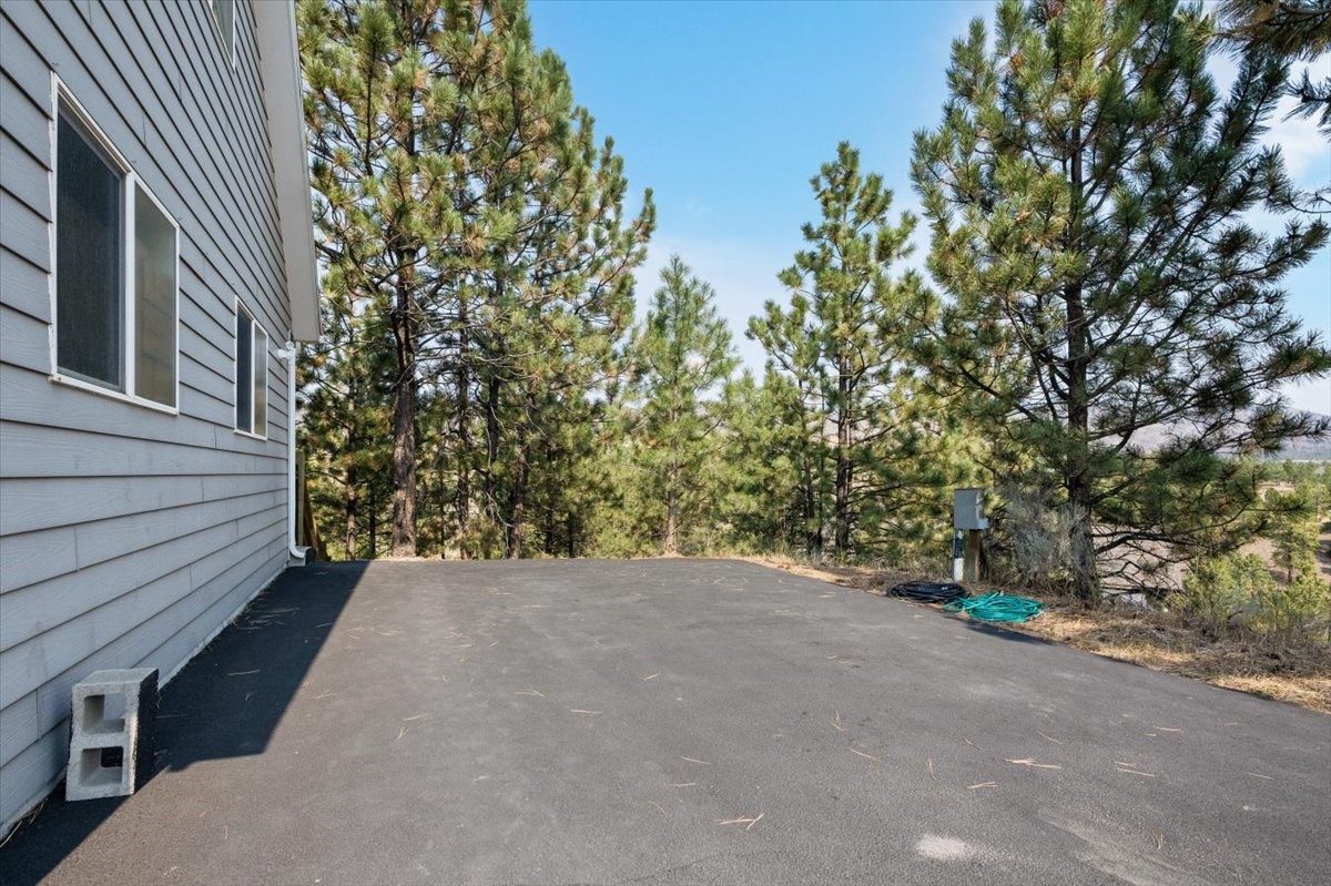 4025 Lake Point Drive Property Photo 8