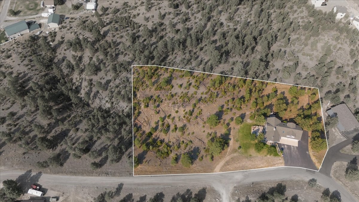 4025 Lake Point Drive Property Photo 13