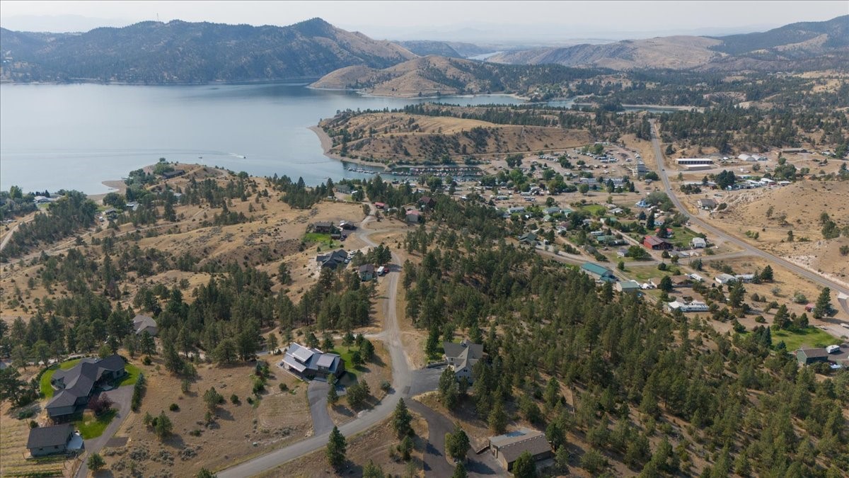 4025 Lake Point Drive Property Photo 14