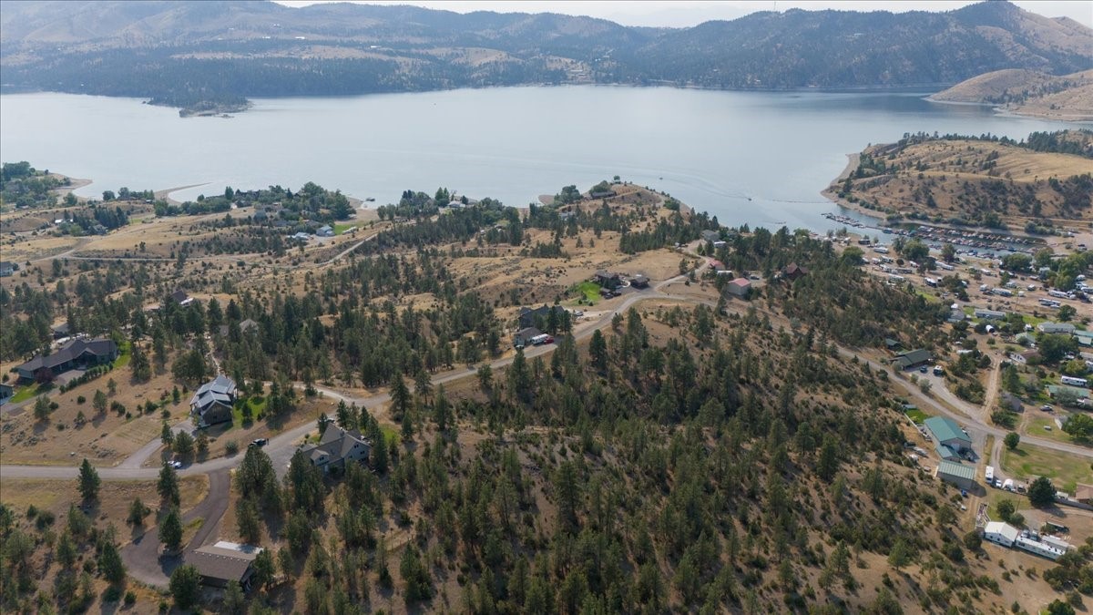 4025 Lake Point Drive Property Photo 15