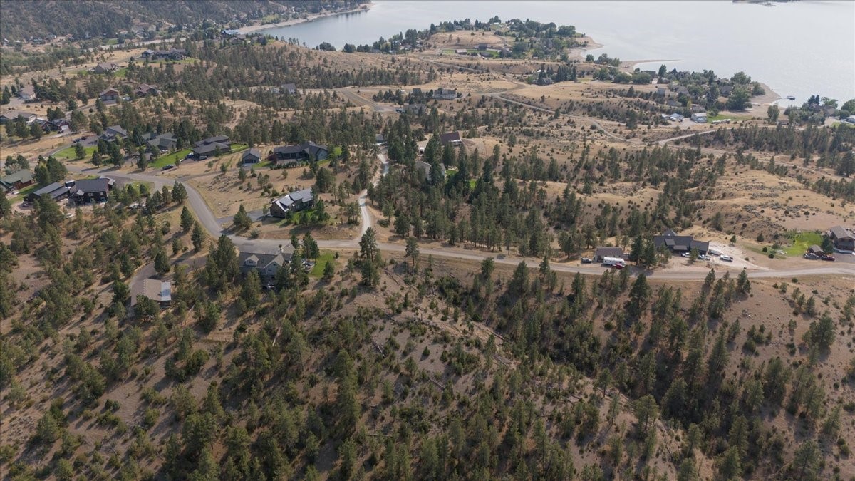 4025 Lake Point Drive Property Photo 16