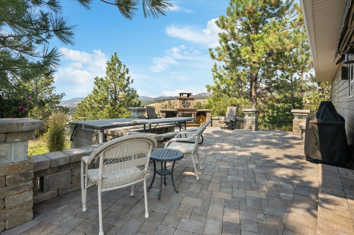 4025 Lake Point Drive Property Photo 17