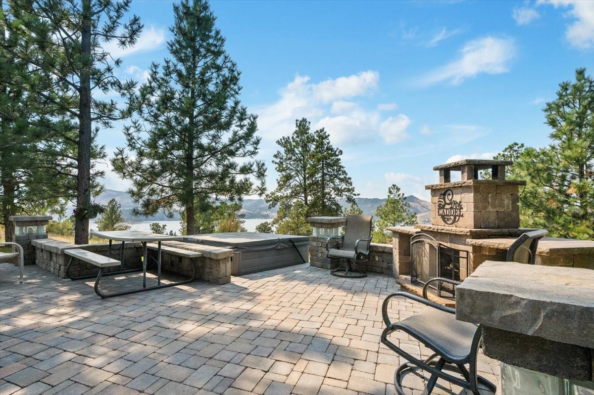 4025 Lake Point Drive Property Photo 18