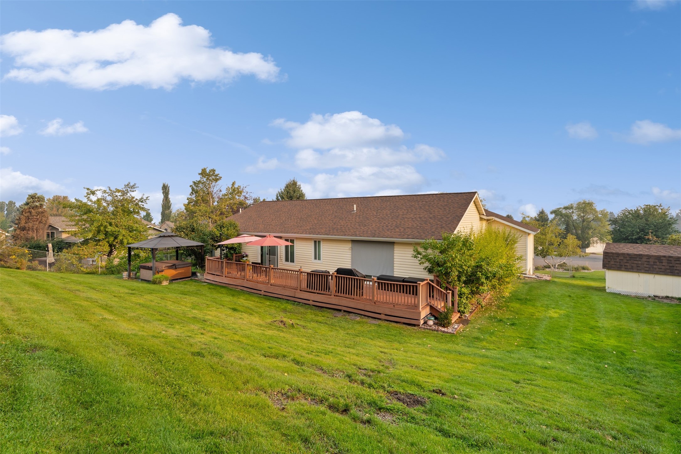 6795 Linda Vista Boulevard Property Photo 3