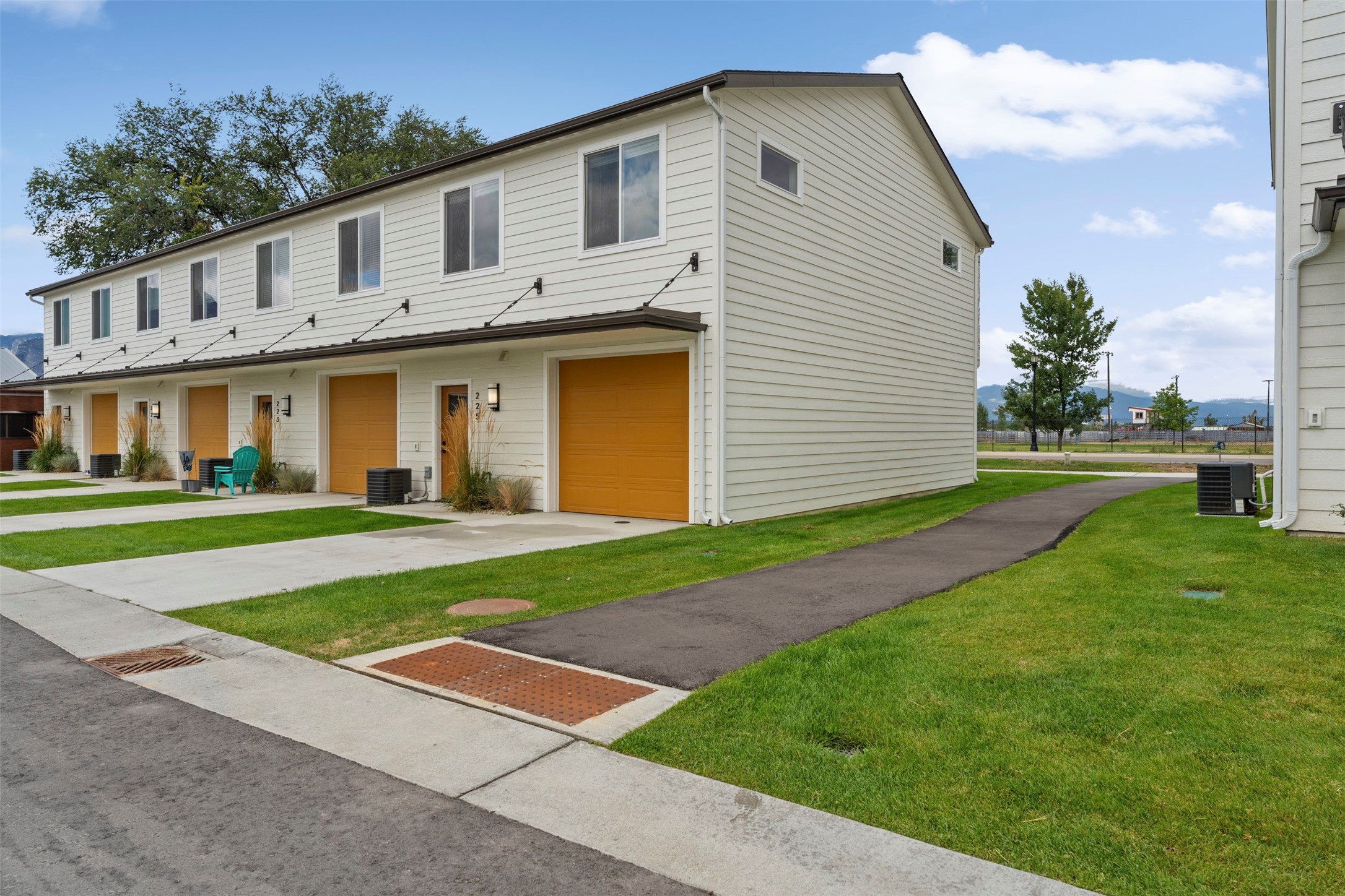 225 Fairgrounds Road Property Photo 8