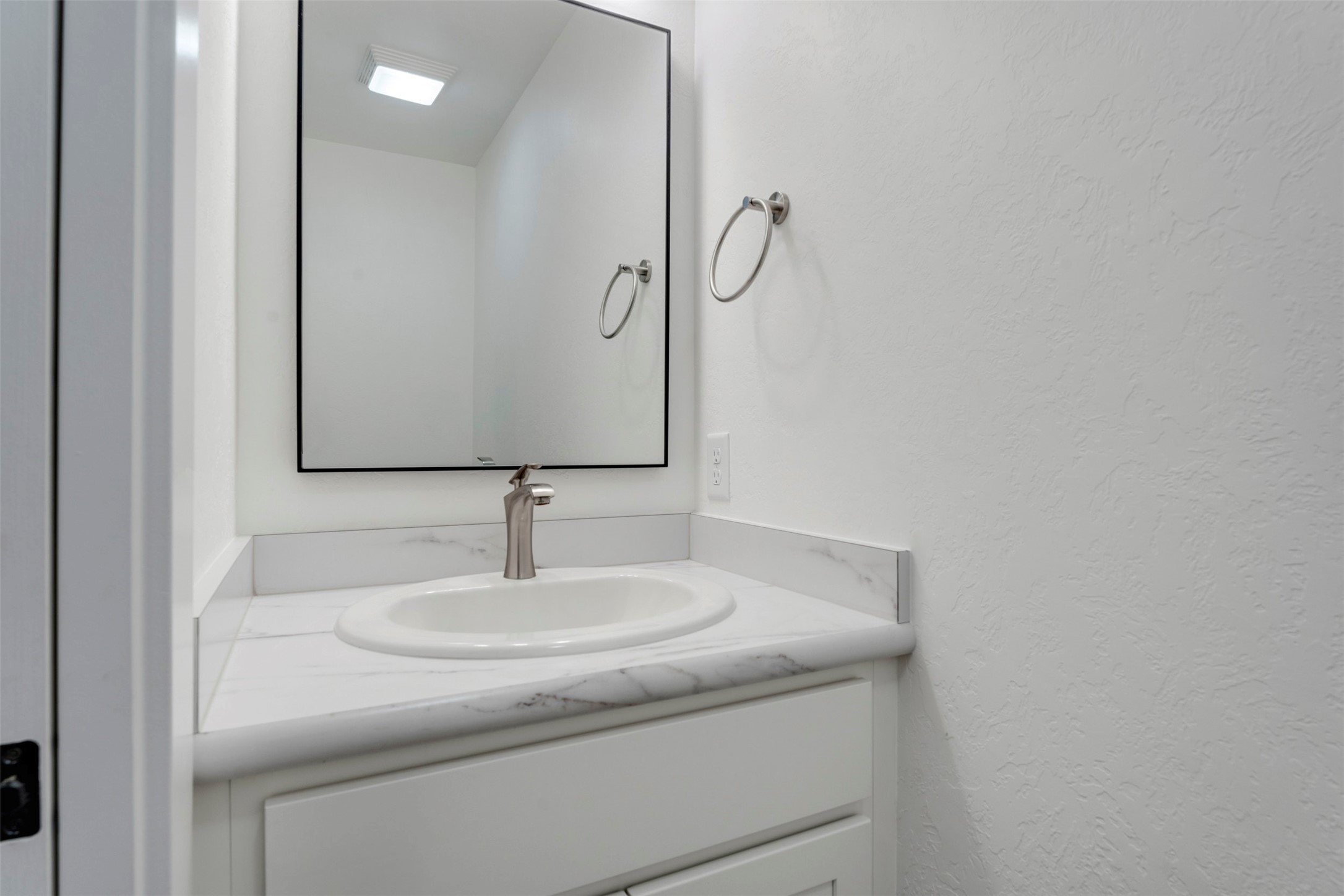 225 Fairgrounds Road Property Photo 19