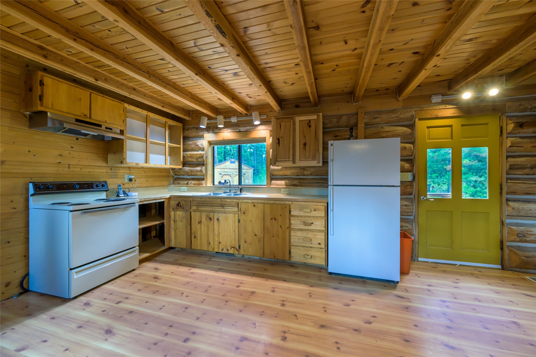 1076 Grizzly Mountain Road Property Photo 10