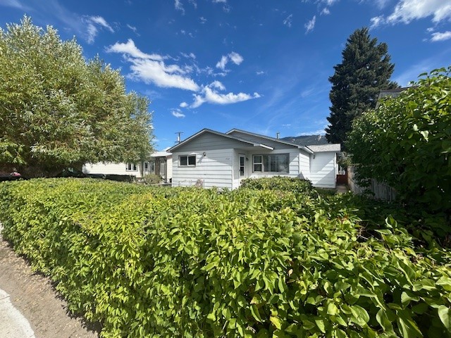 1722 Farragut Avenue Property Photo