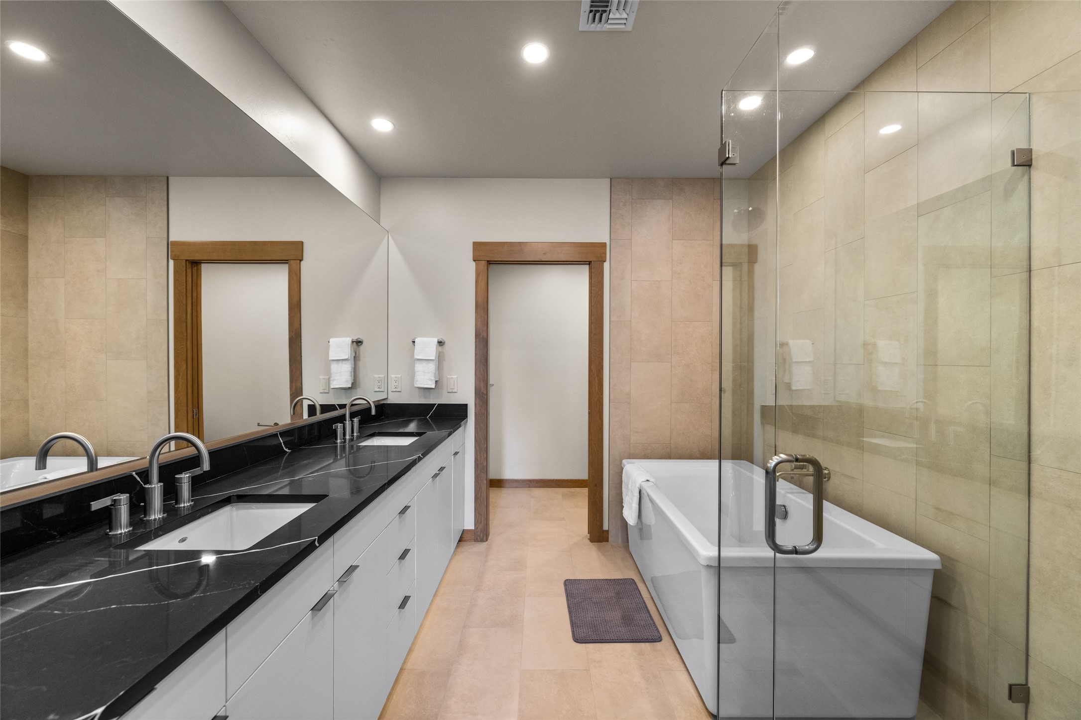 86 Serpentine Circle 202 Property Photo 17