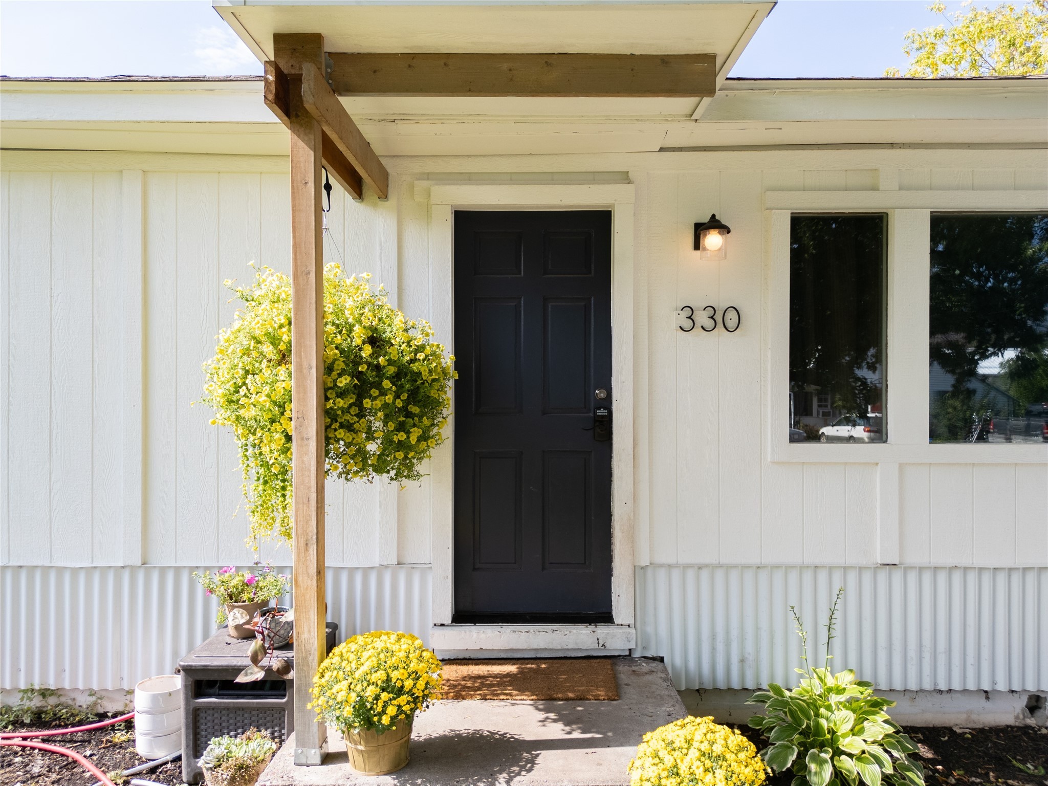 330 2nd Avenue W Property Photo 3