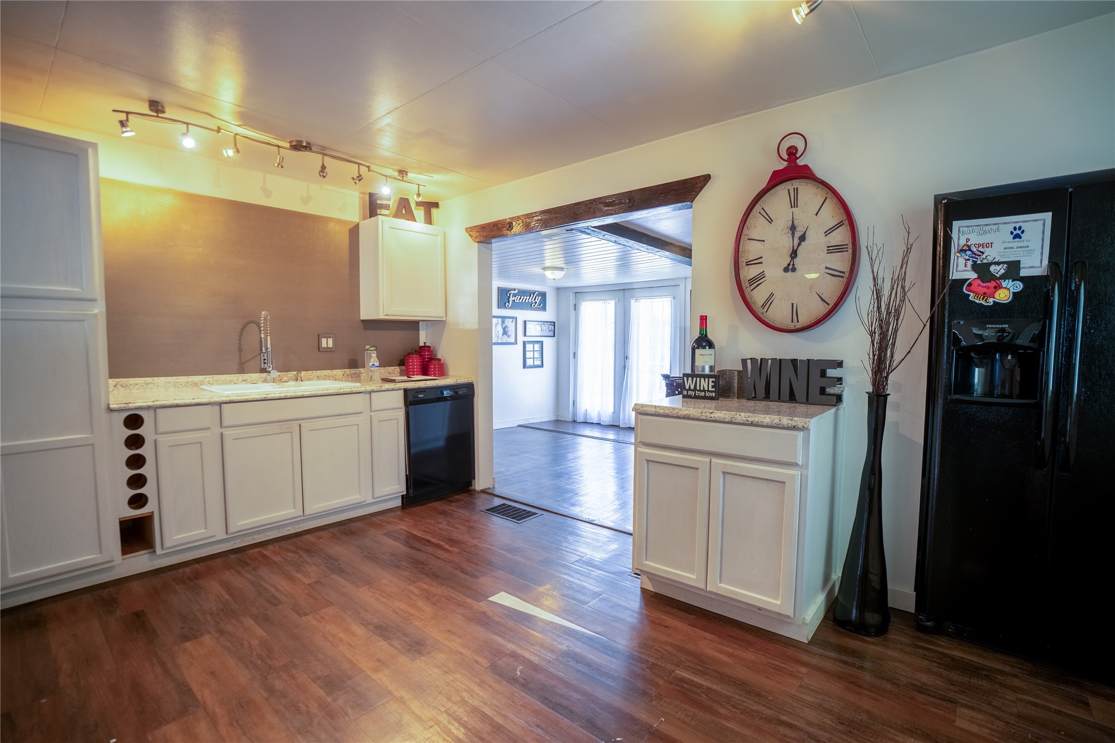 330 2nd Avenue W Property Photo 9