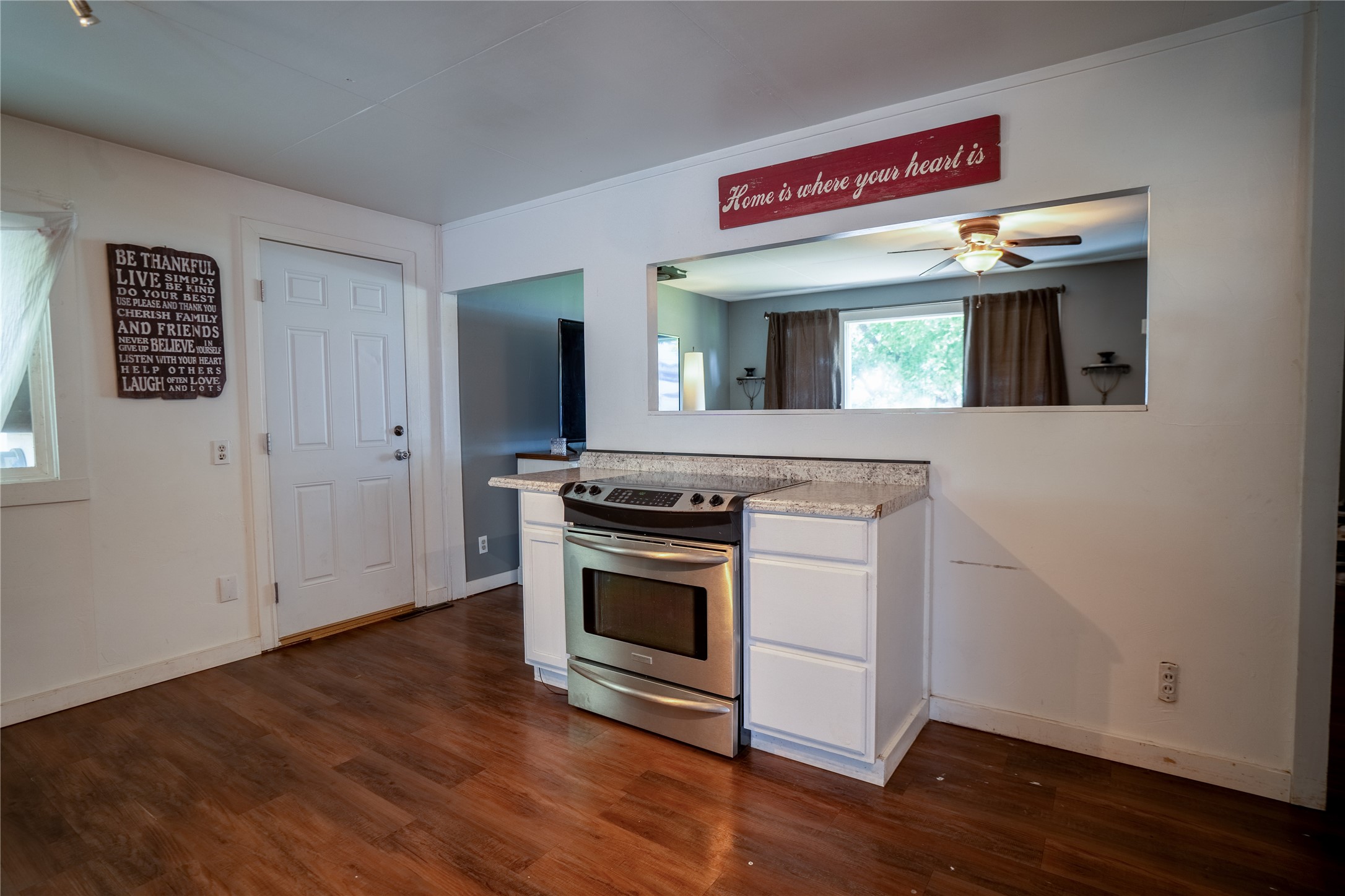 330 2nd Avenue W Property Photo 12