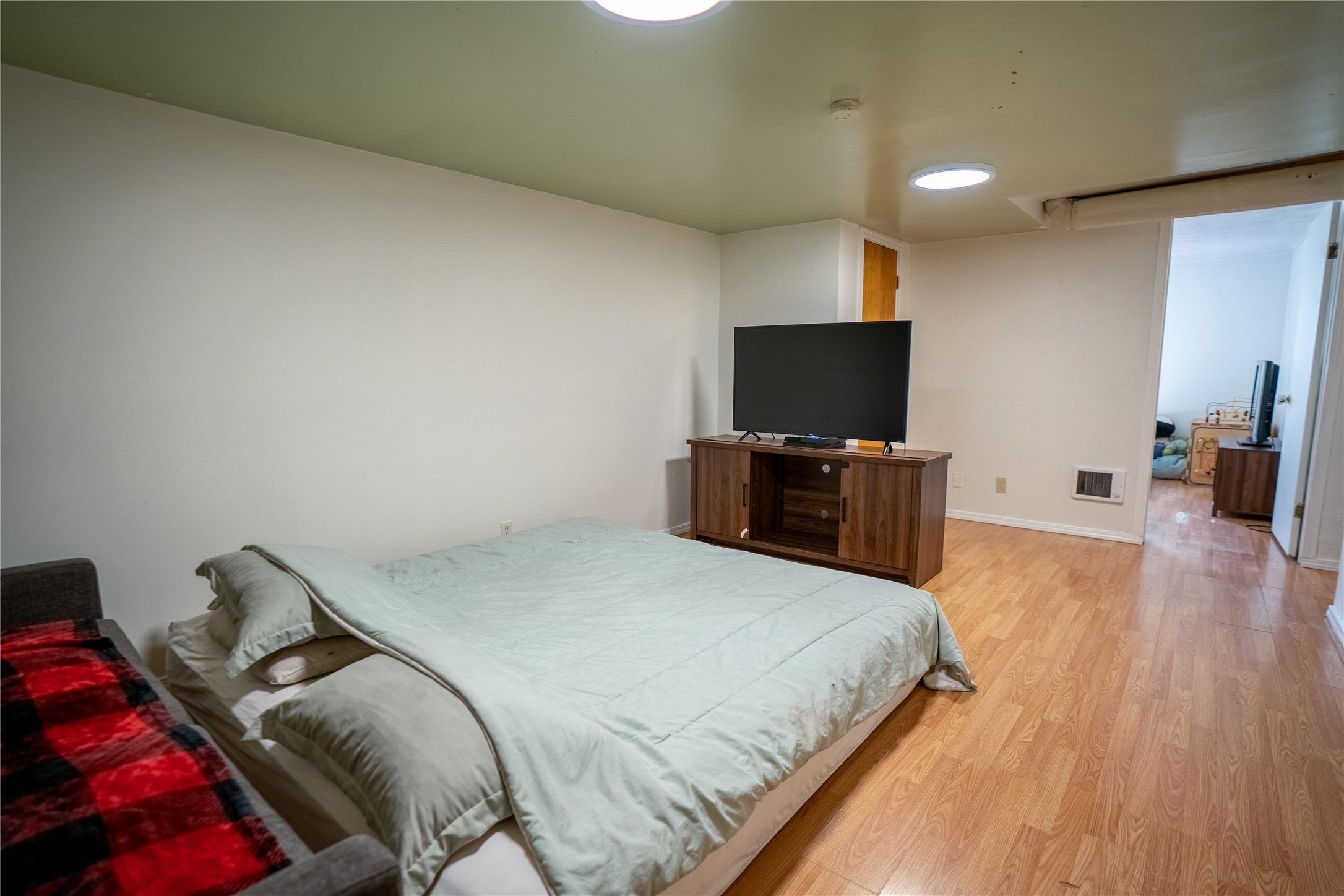 330 2nd Avenue W Property Photo 30