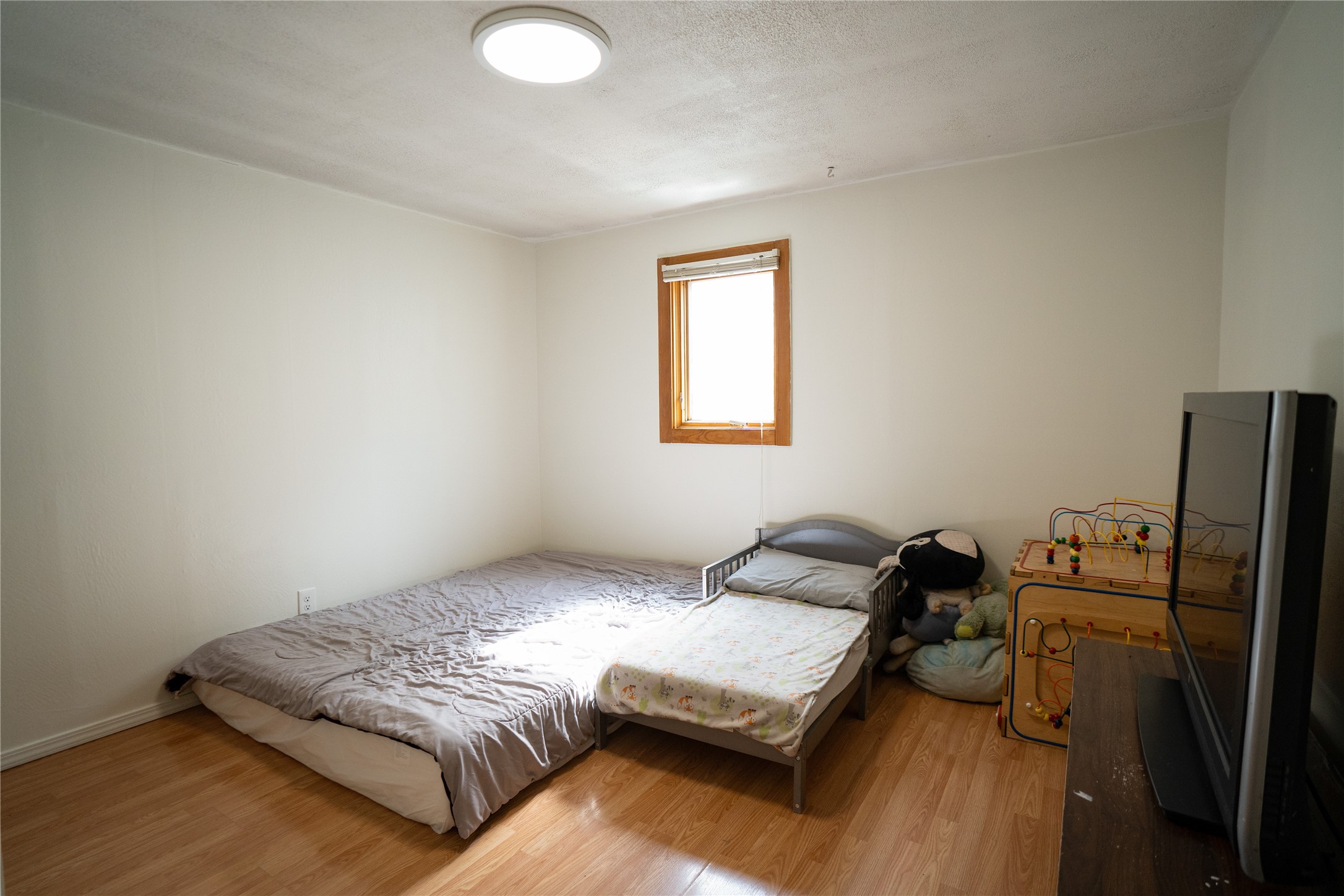 330 2nd Avenue W Property Photo 32