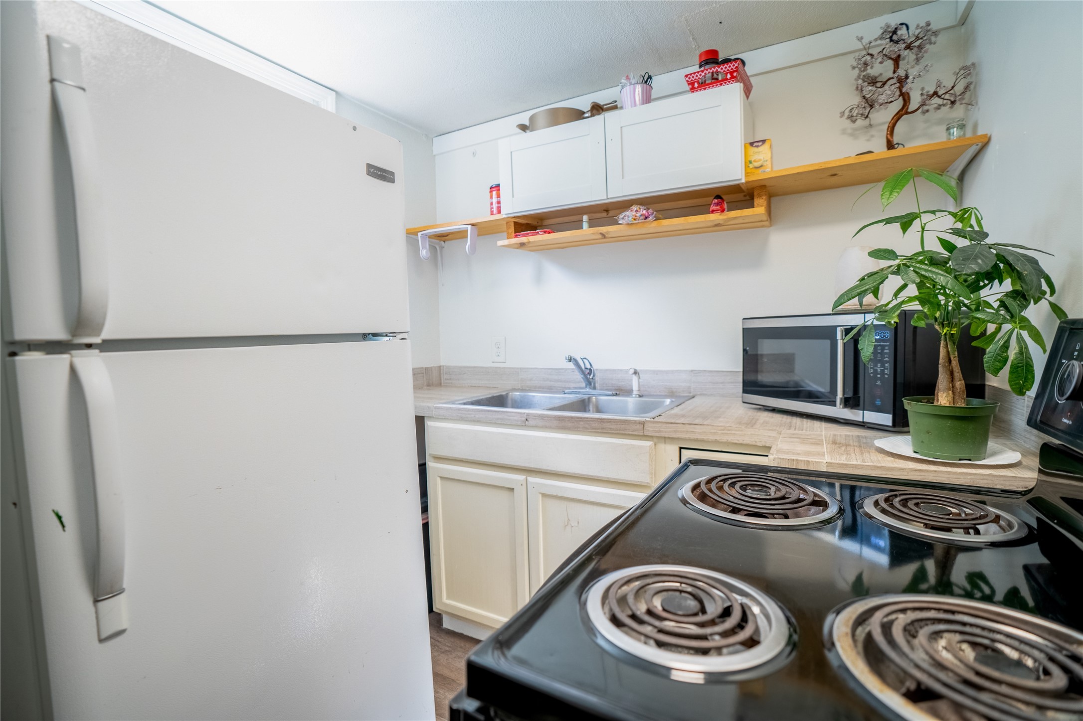 330 2nd Avenue W Property Photo 38