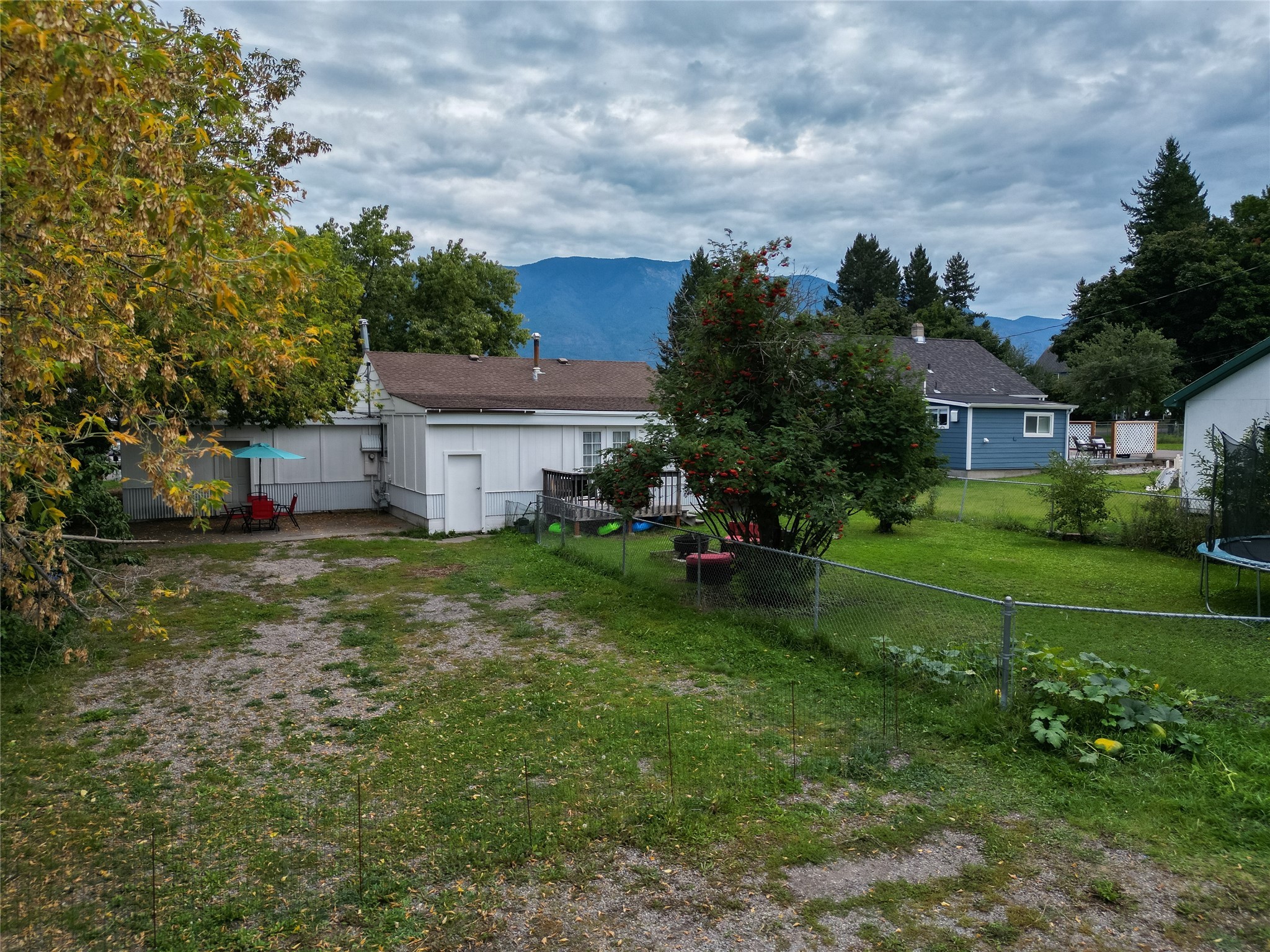 330 2nd Avenue W Property Photo 44