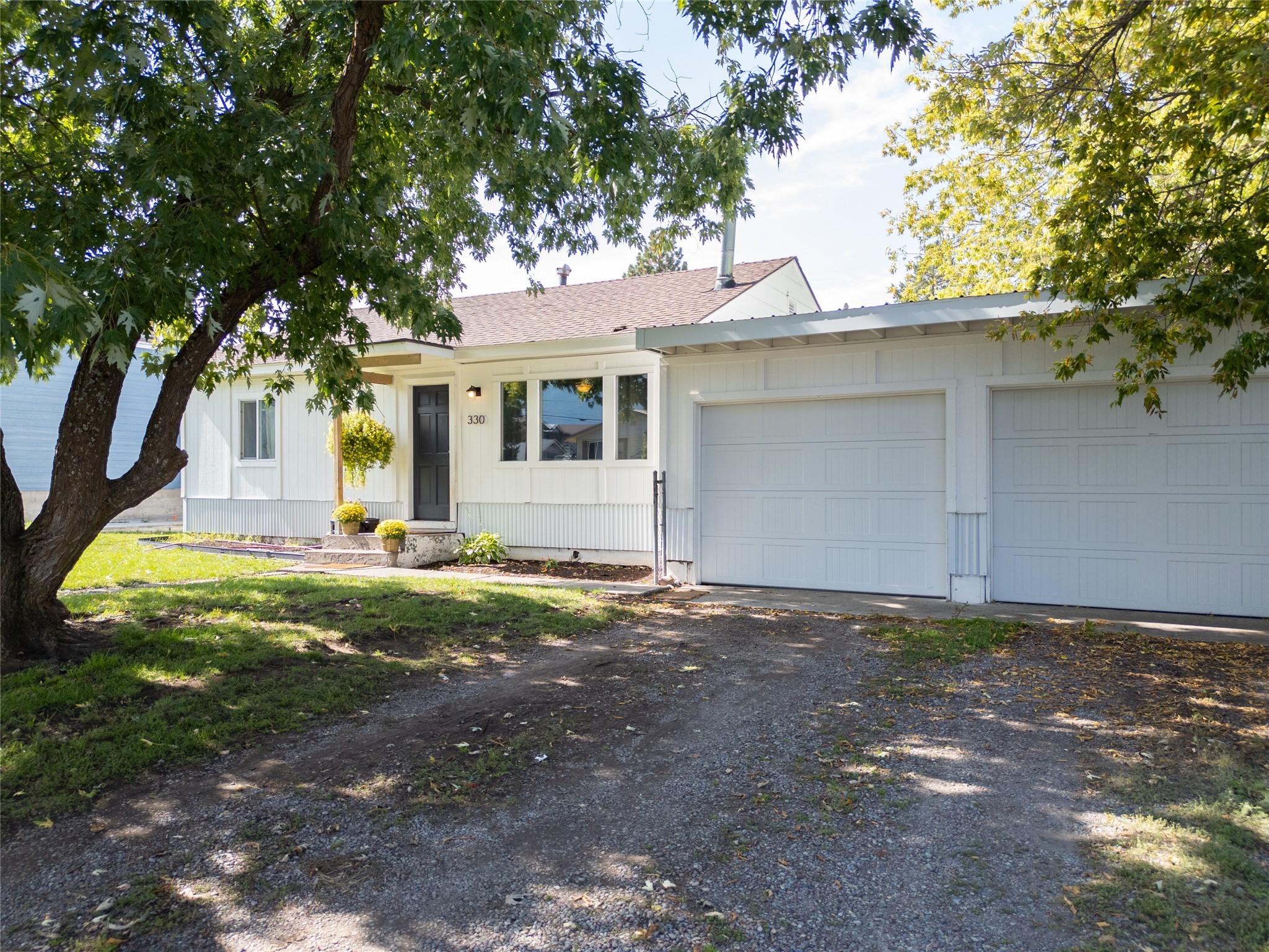 330 2nd Avenue W Property Photo 3