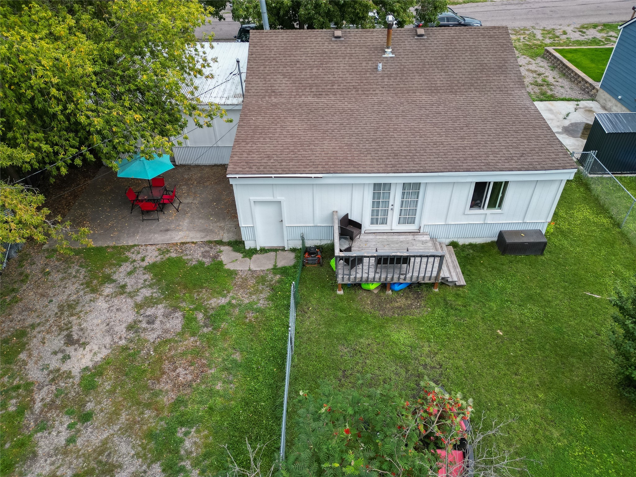 330 2nd Avenue W Property Photo 40