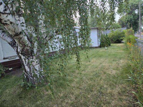 212 Millard Street S Property Photo 8
