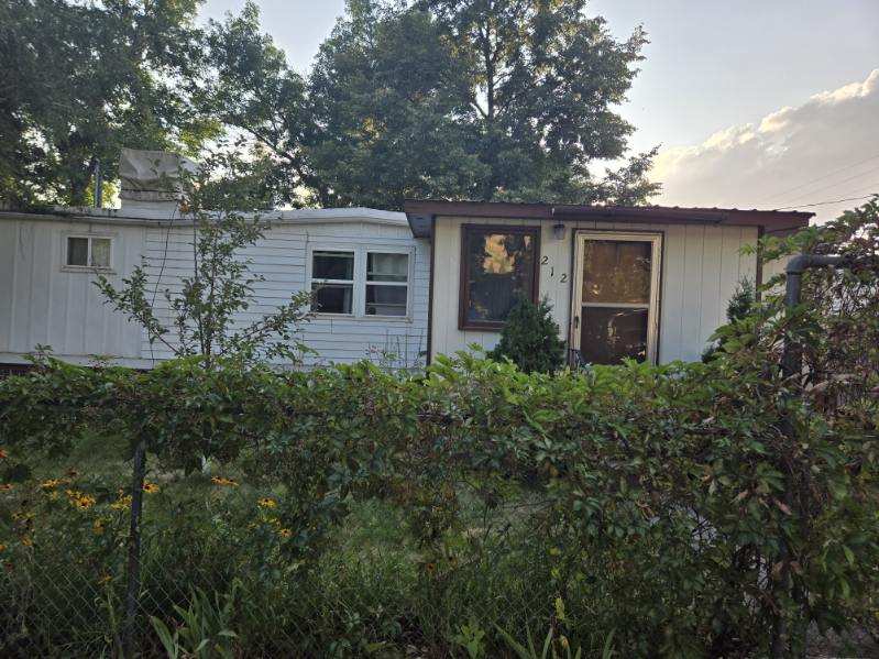 212 Millard Street S Property Photo 54