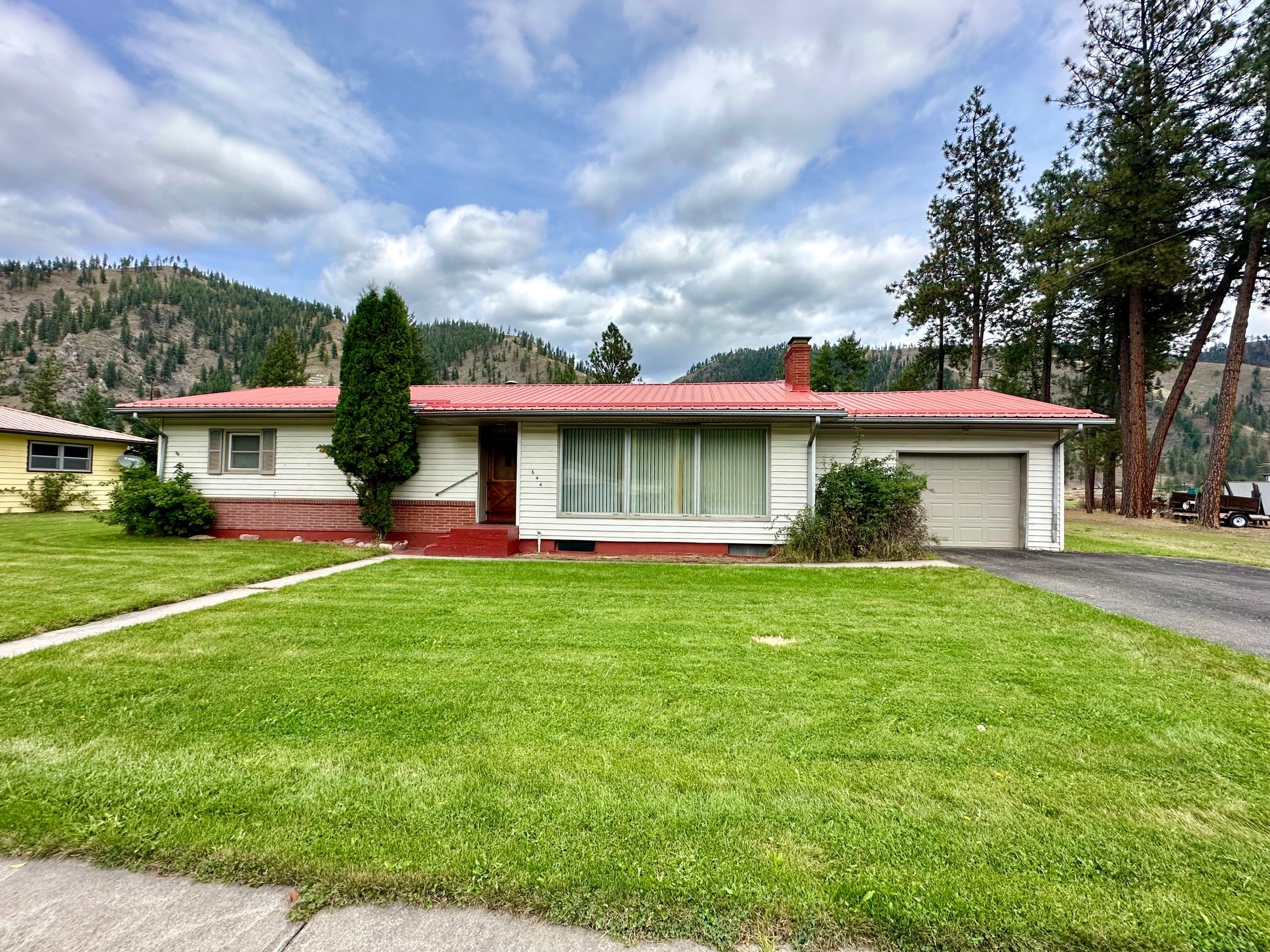 644 4th Avenue E Property Photo 1