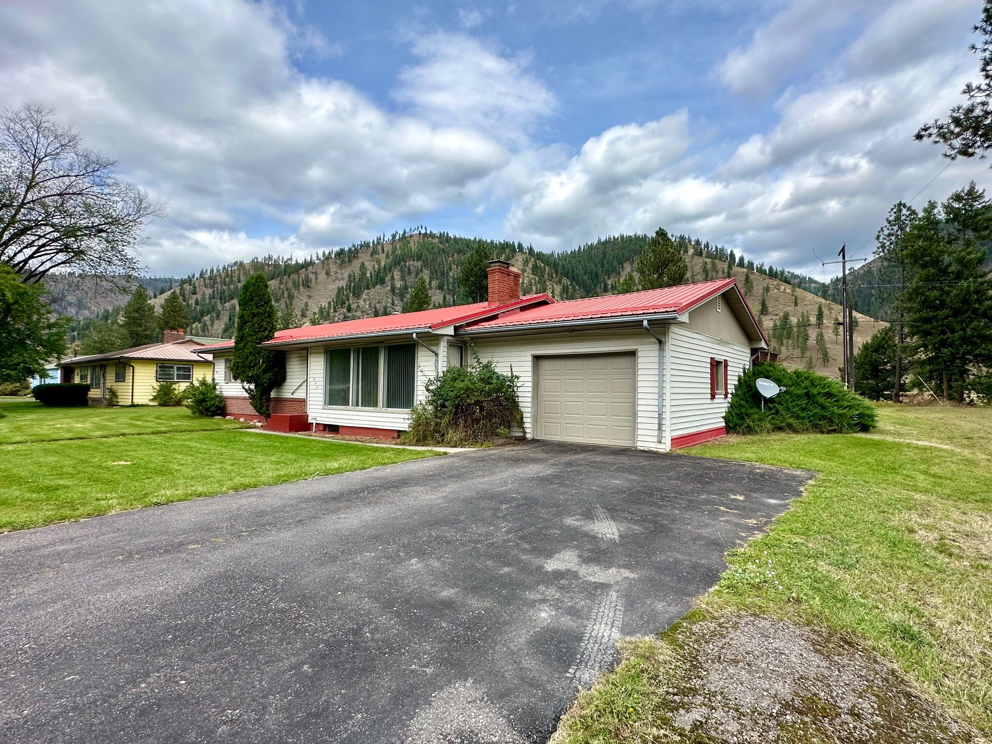 644 4th Avenue E Property Photo 2