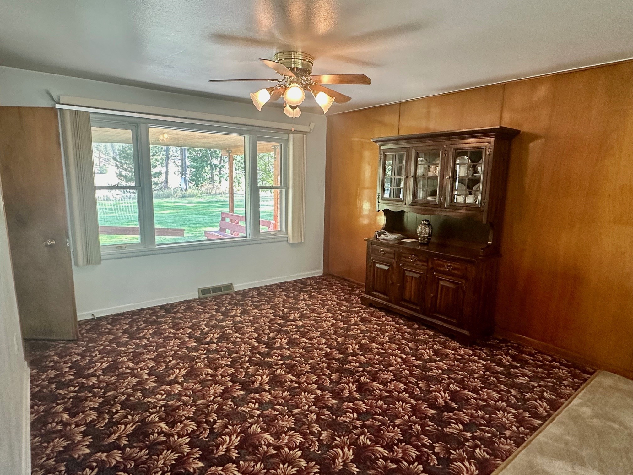 644 4th Avenue E Property Photo 9