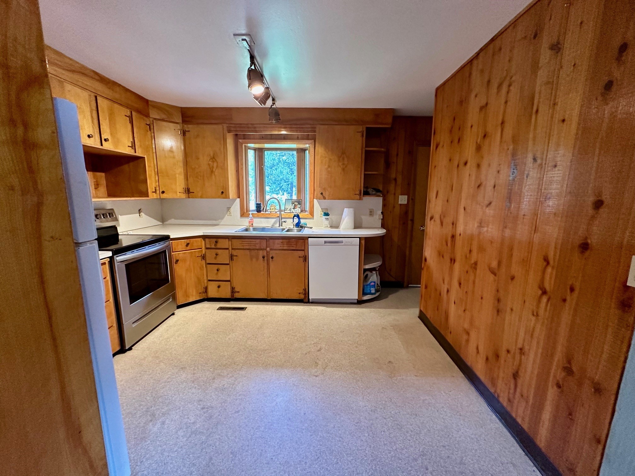 644 4th Avenue E Property Photo 10
