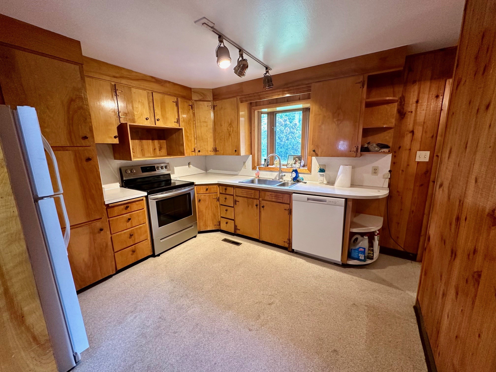 644 4th Avenue E Property Photo 12